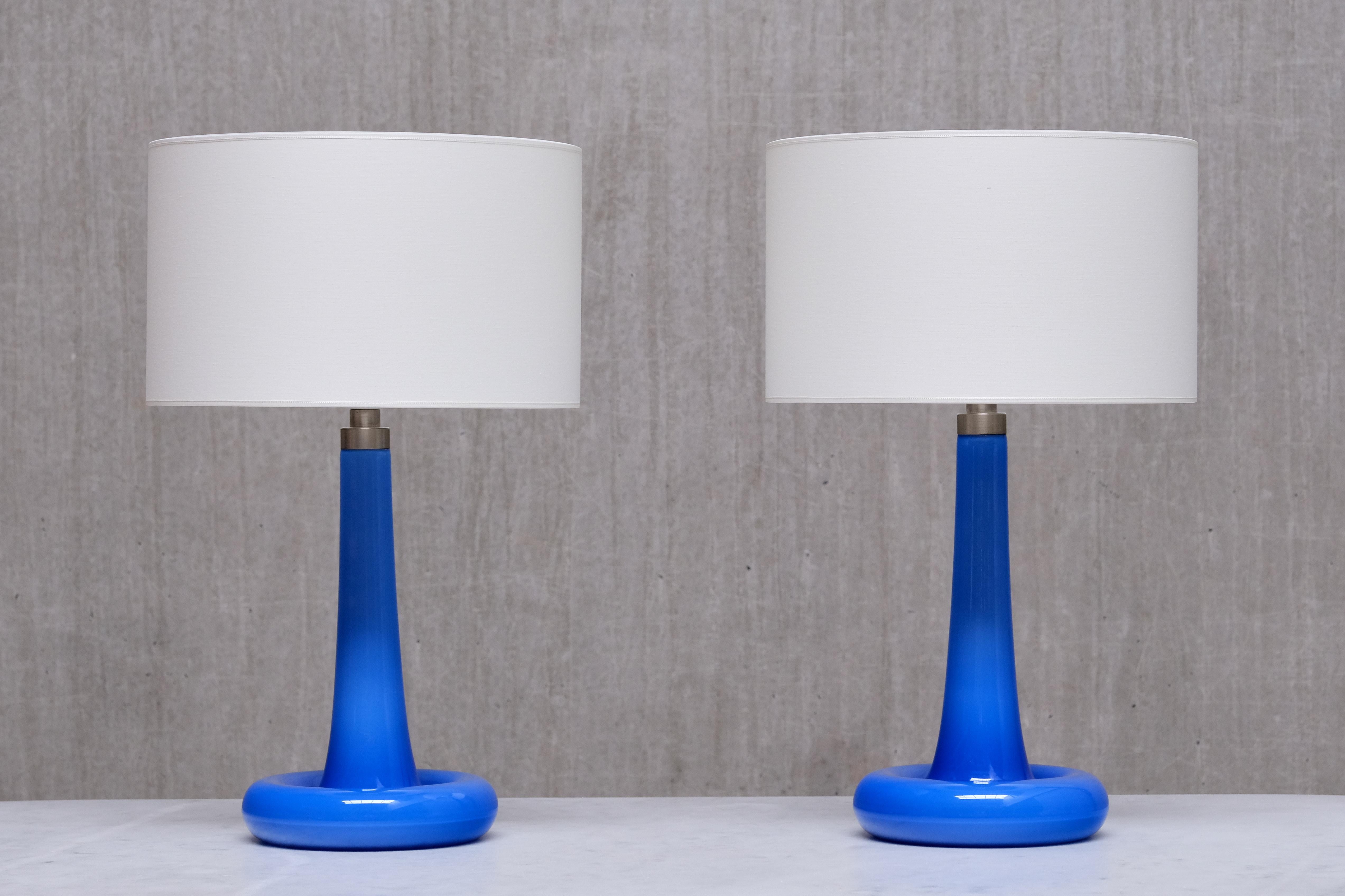 Paire de lampes de table en verre bleu Michael Bang, Holmegaard, Danemark, années 1970 en vente 4