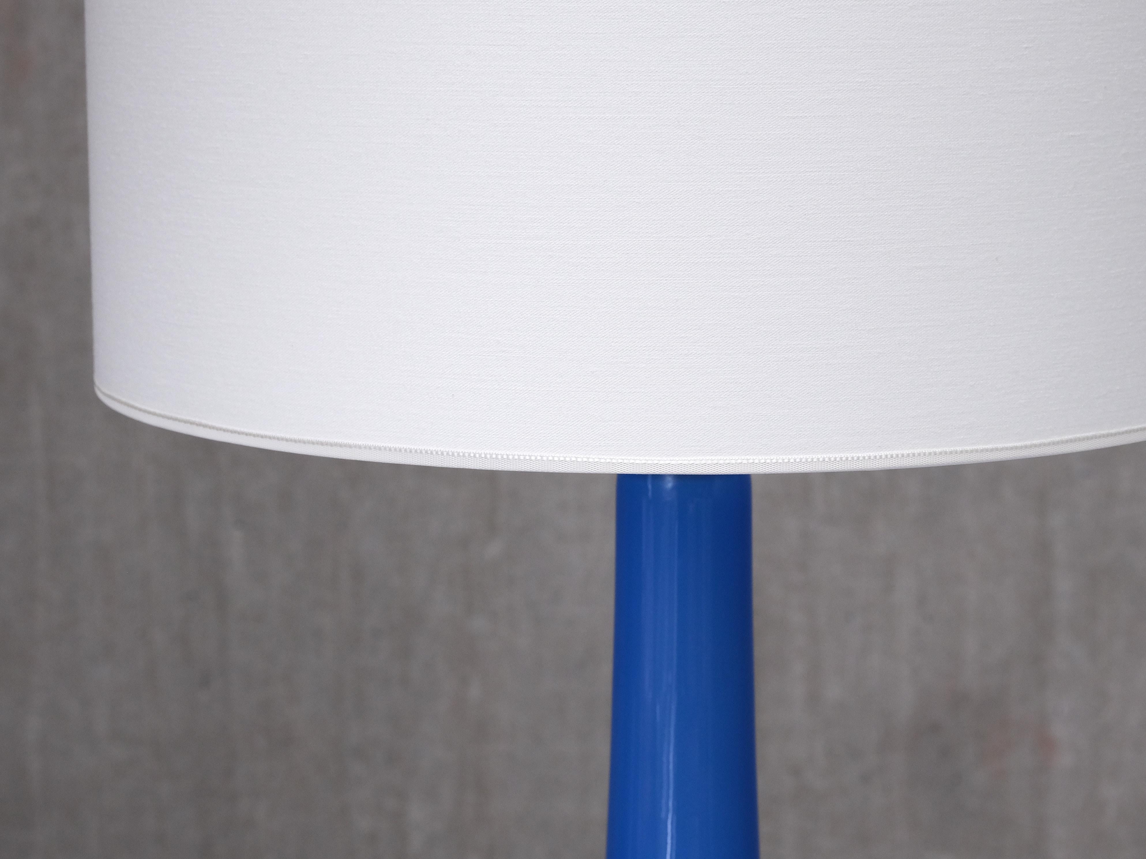 Paire de lampes de table en verre bleu Michael Bang, Holmegaard, Danemark, années 1970 Bon état - En vente à The Hague, NL