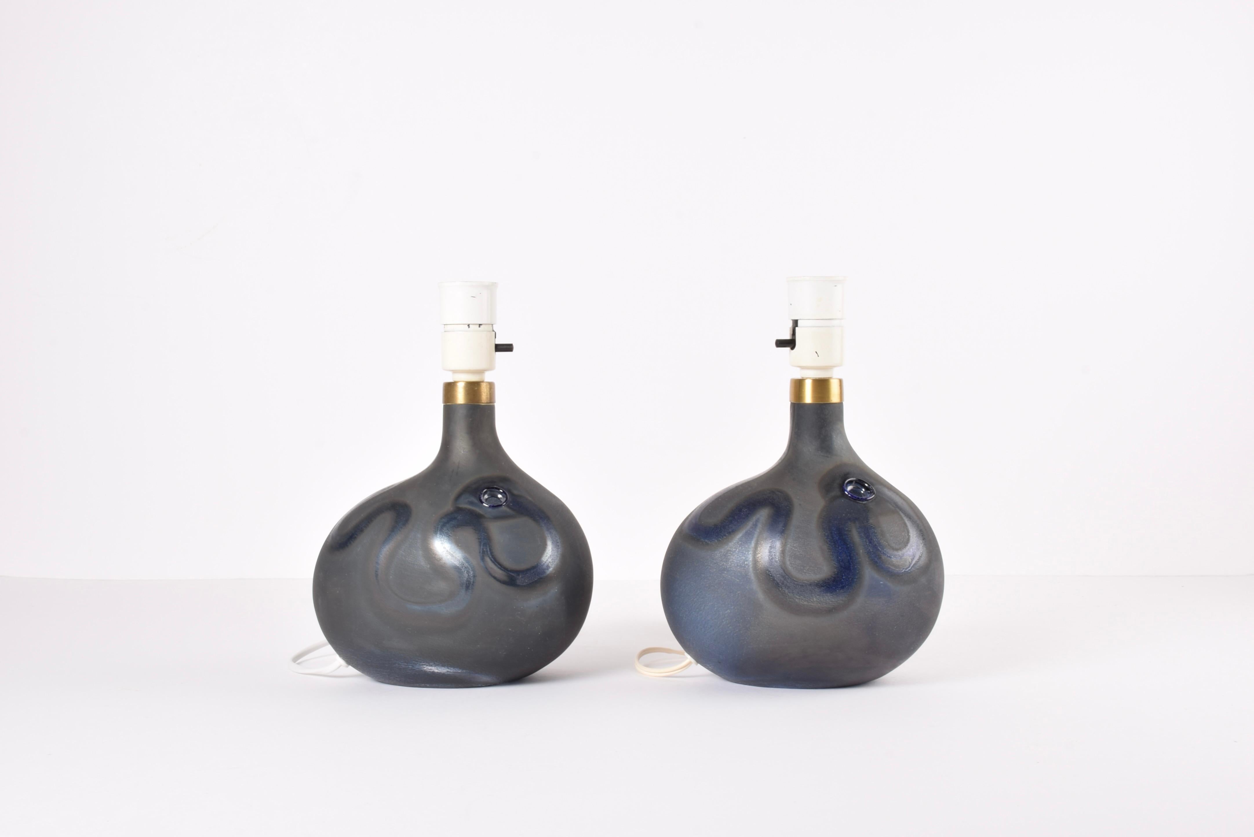 Pareja de lámparas Michael Bang Holmegaard Arte escultórico Lámparas de sobremesa de cristal Azul Años 70 en Bueno estado para la venta en Silkeborg, Silkeborg