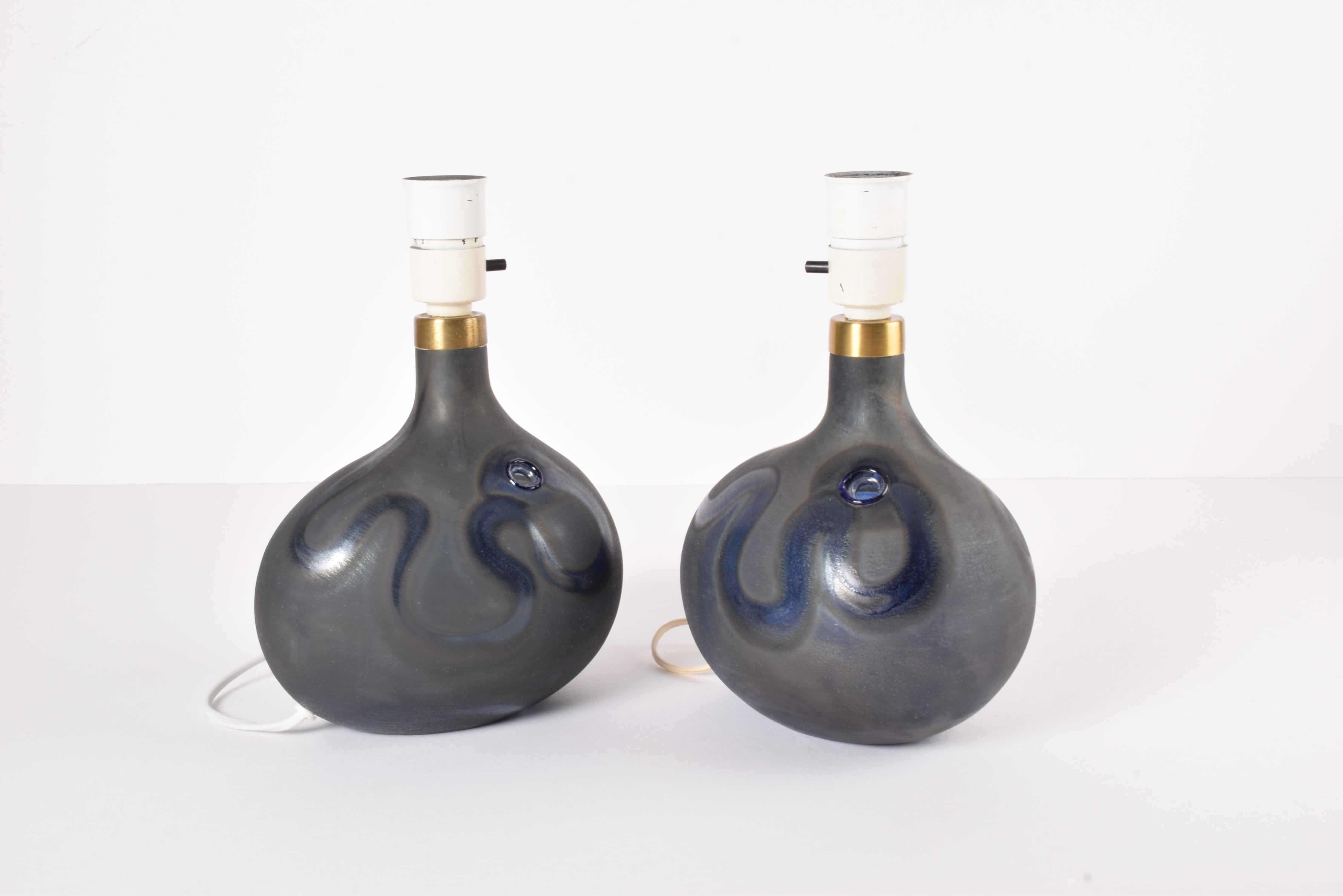 Pareja de lámparas Michael Bang Holmegaard Arte escultórico Lámparas de sobremesa de cristal Azul Años 70 finales del siglo XX en venta