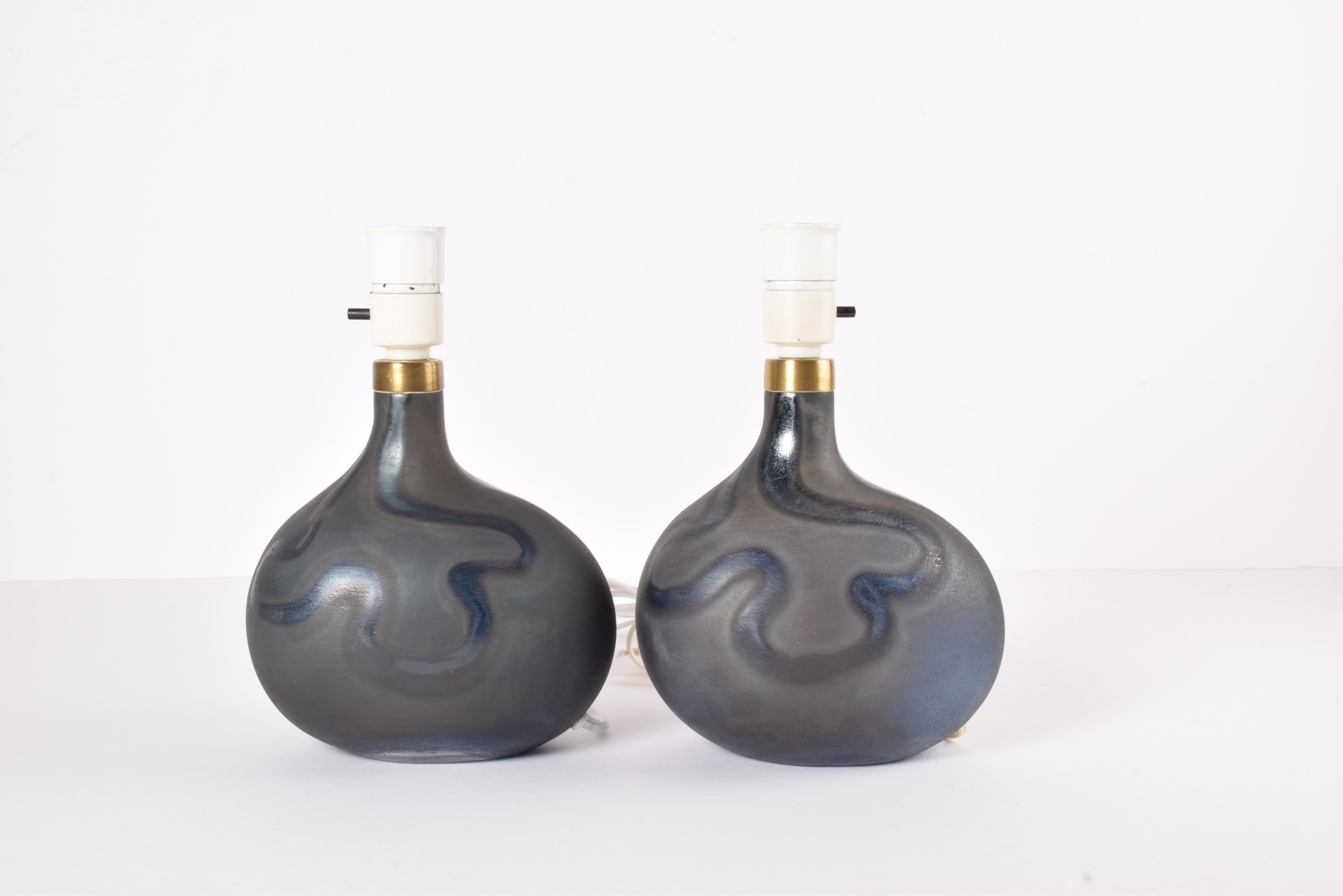 Pareja de lámparas Michael Bang Holmegaard Arte escultórico Lámparas de sobremesa de cristal Azul Años 70 Tela en venta