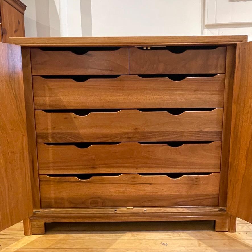 Legno Coppia di comò della collezione Baker Far East Collection di Michael Taylor