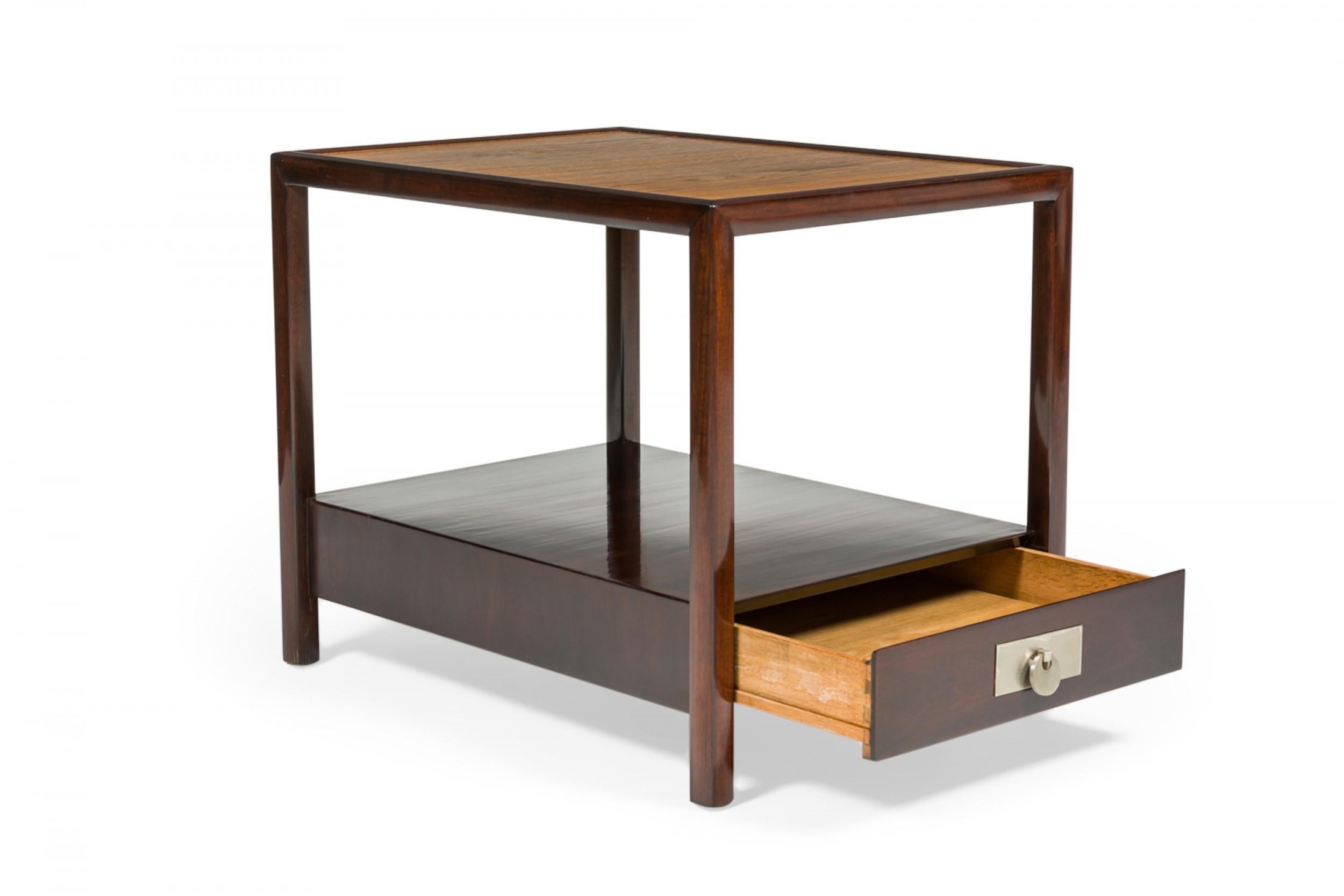 Ein Paar Michael Taylor-Möbel für Baker Furniture Co. Beistelltisch aus Teakholz und Mahagoni (Moderne der Mitte des Jahrhunderts) im Angebot