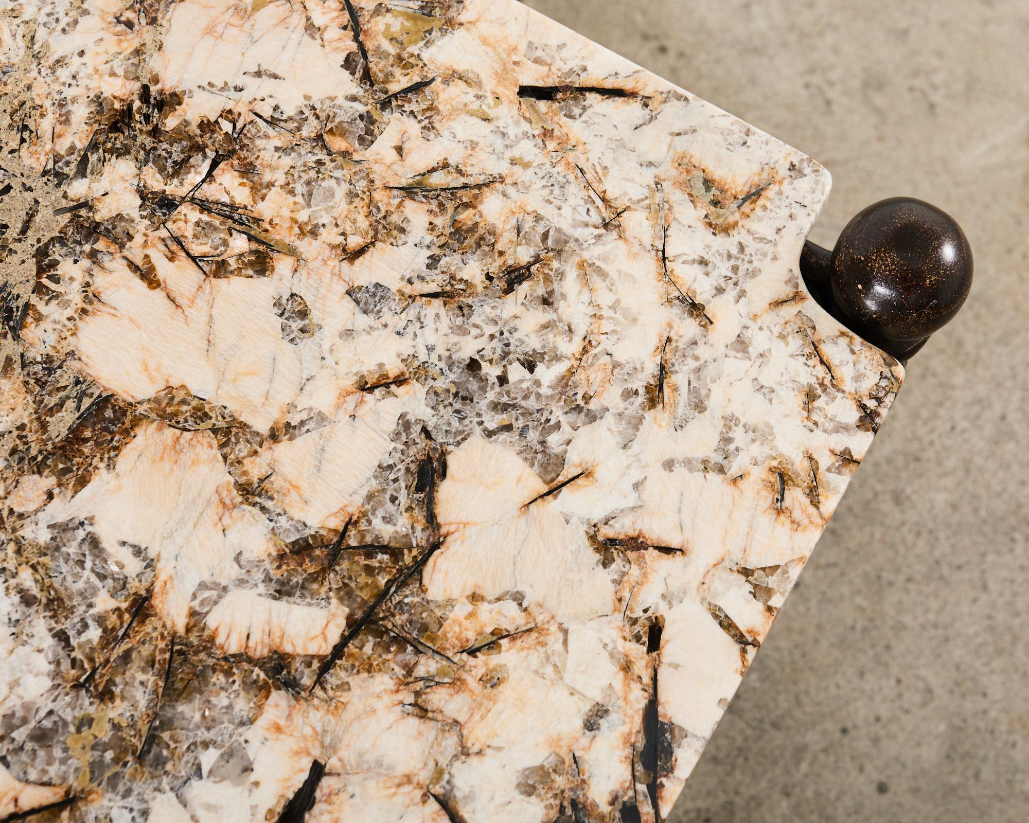 Pareja de mesas de jardín con tapa de piedra Michael Taylor Montecito Aluminio en venta