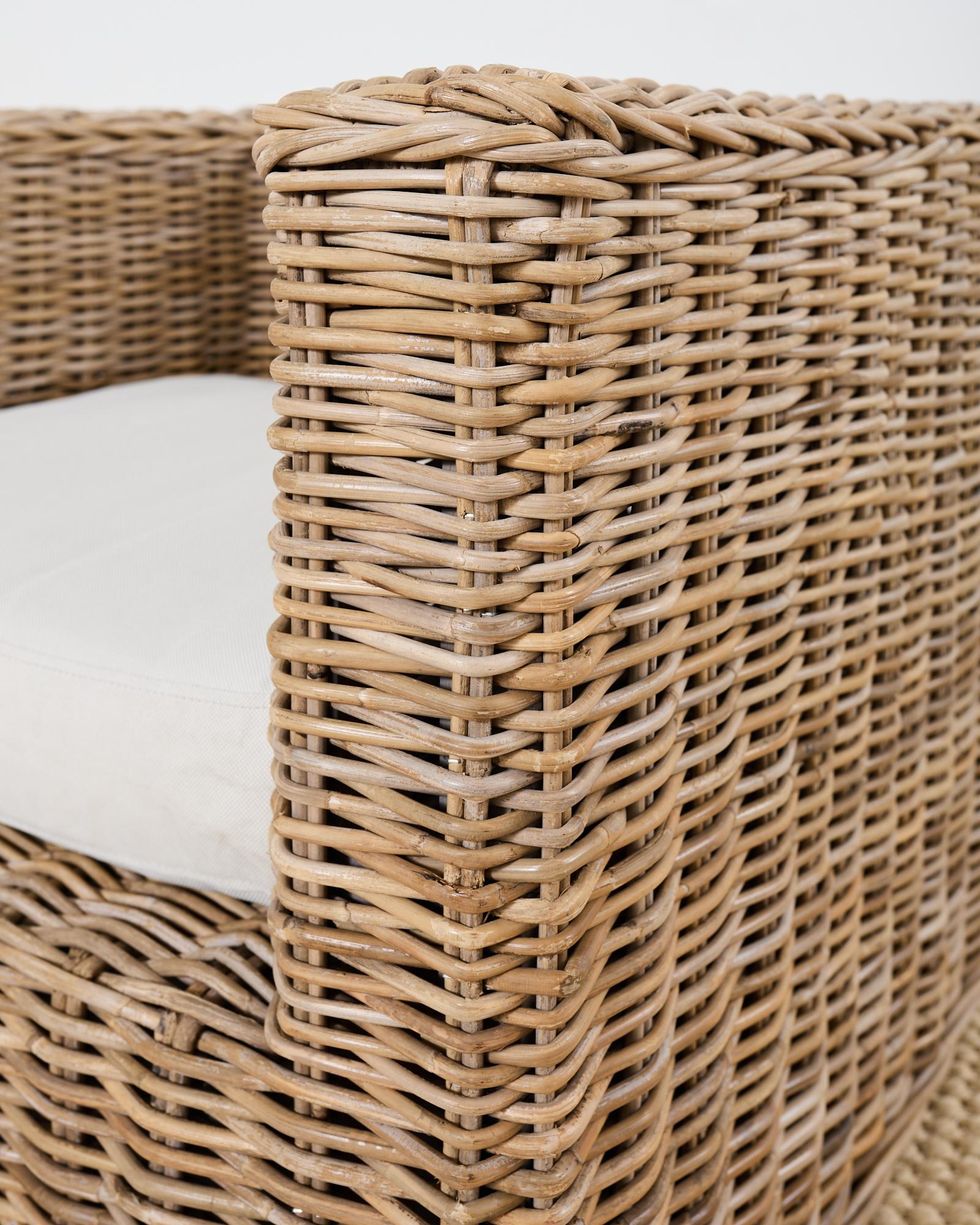 Ein Paar organische moderne Rattan-Würfelstühle im Stil von Michael Taylor im Angebot 5