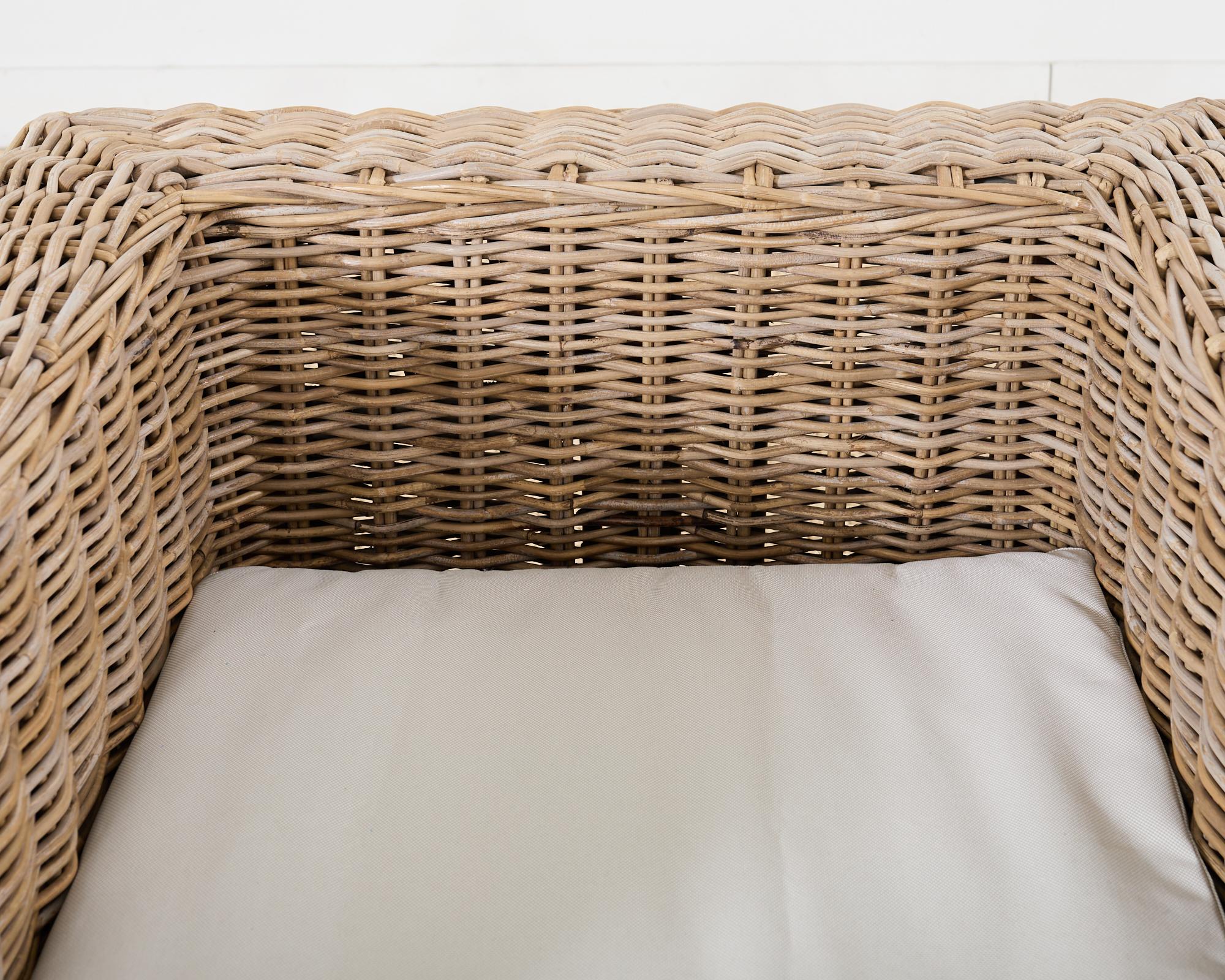 Ein Paar organische moderne Rattan-Würfelstühle im Stil von Michael Taylor im Angebot 6