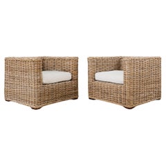 Ein Paar organische moderne Rattan-Würfelstühle im Stil von Michael Taylor