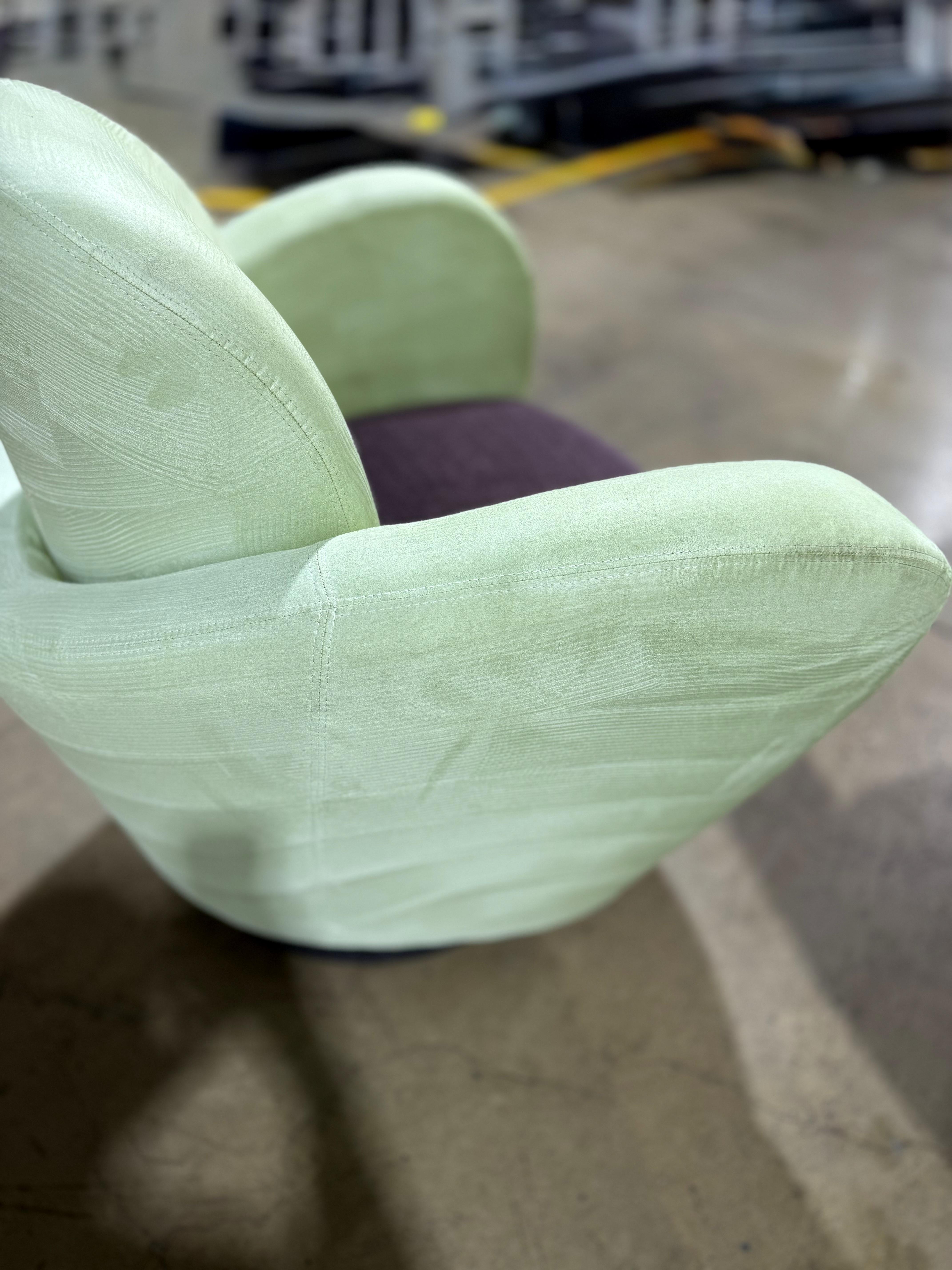 Paire de chaises pivotantes 