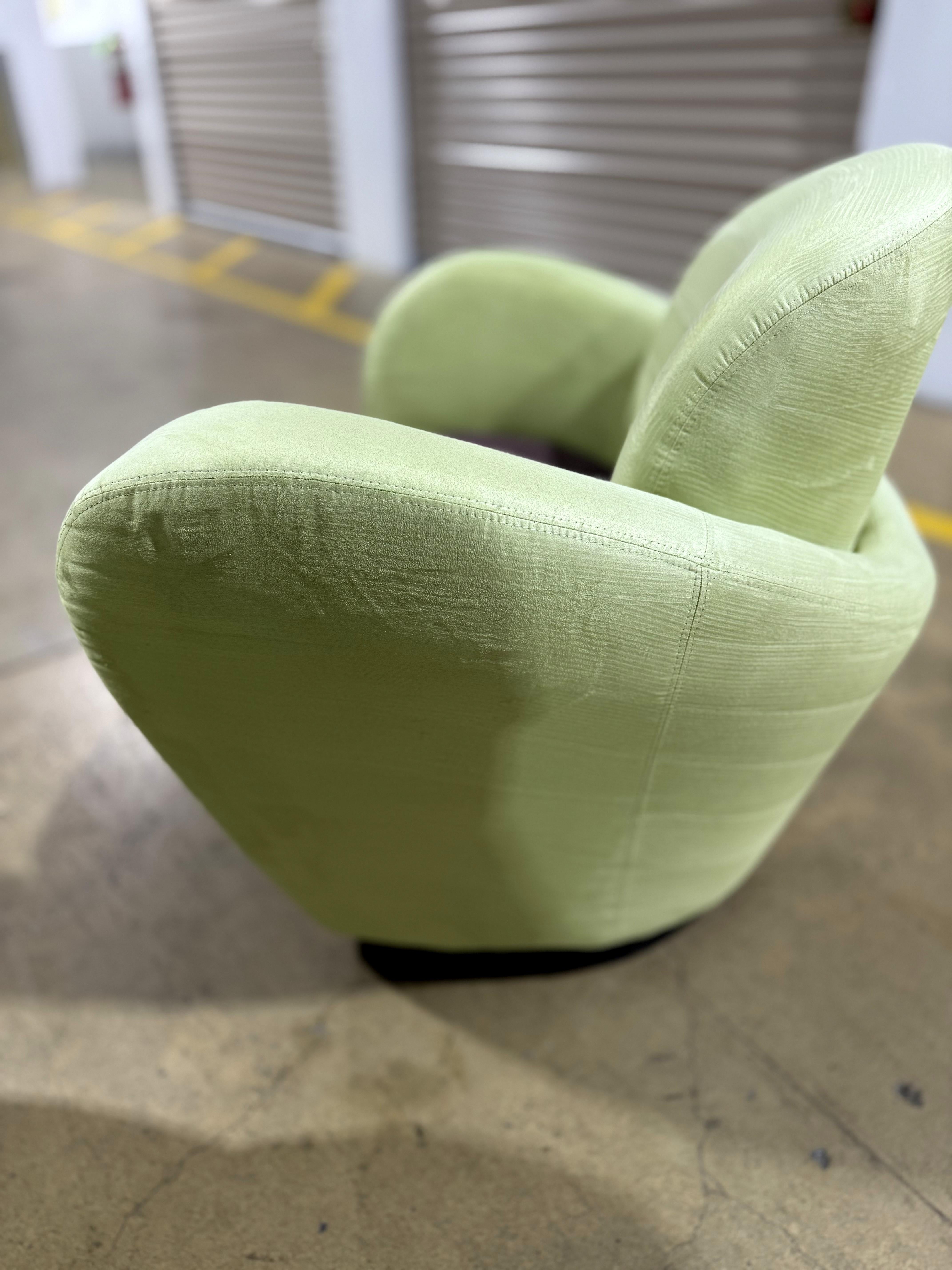 Paire de chaises pivotantes 