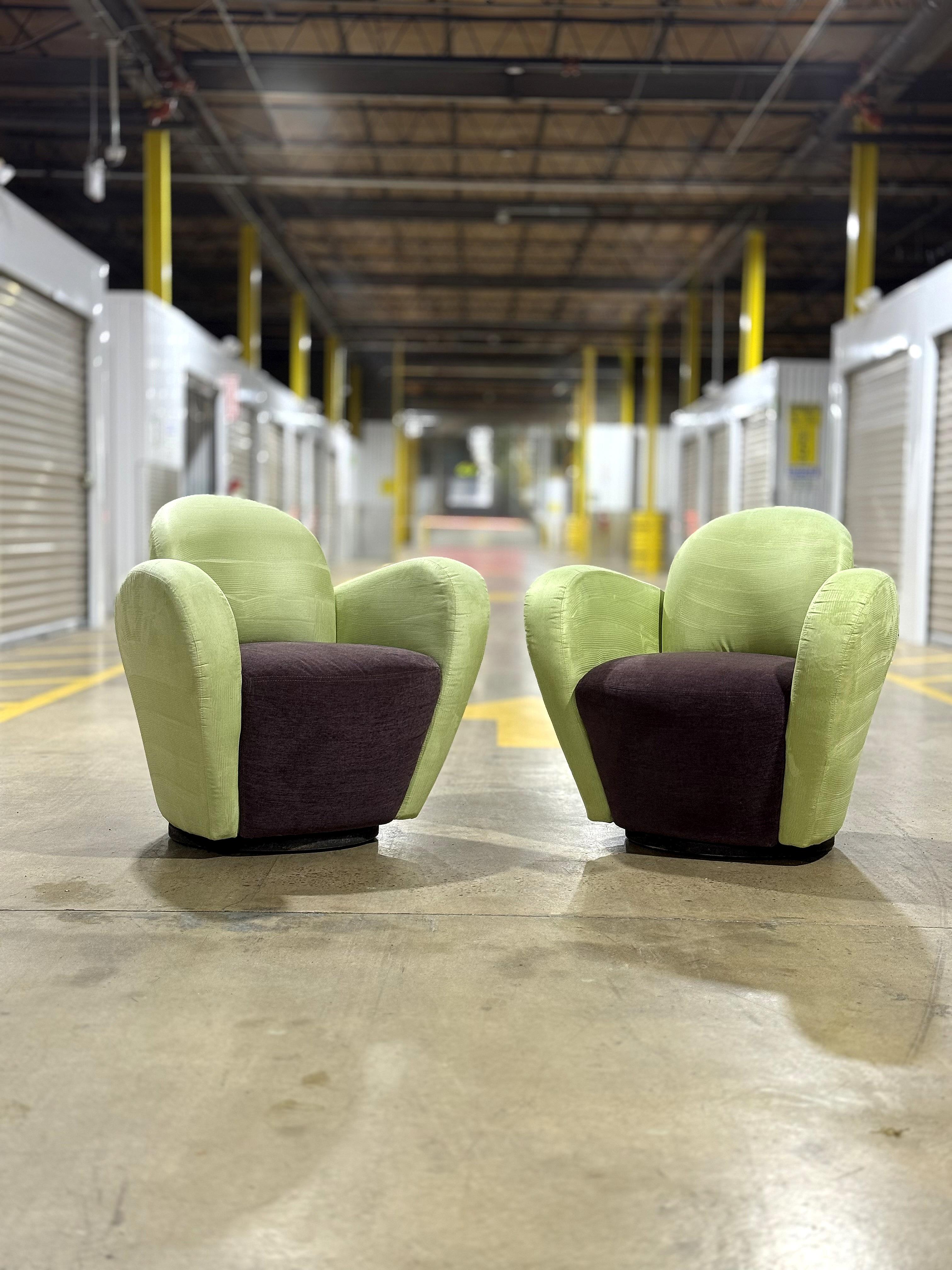 Magnifique paire de chaises pivotantes Michael Condit 