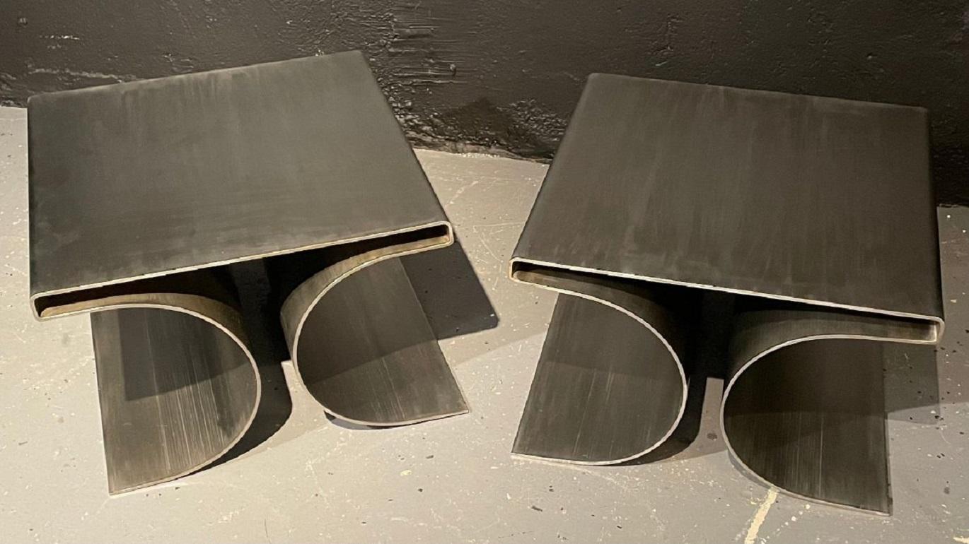Michel Boyer Style Mid-Century Modern Footstools, acier inoxydable, cuir noir en vente 3