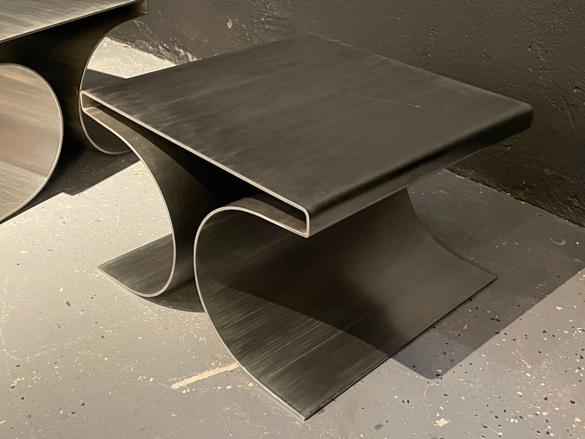 Michel Boyer Style Mid-Century Modern Footstools, acier inoxydable, cuir noir en vente 4