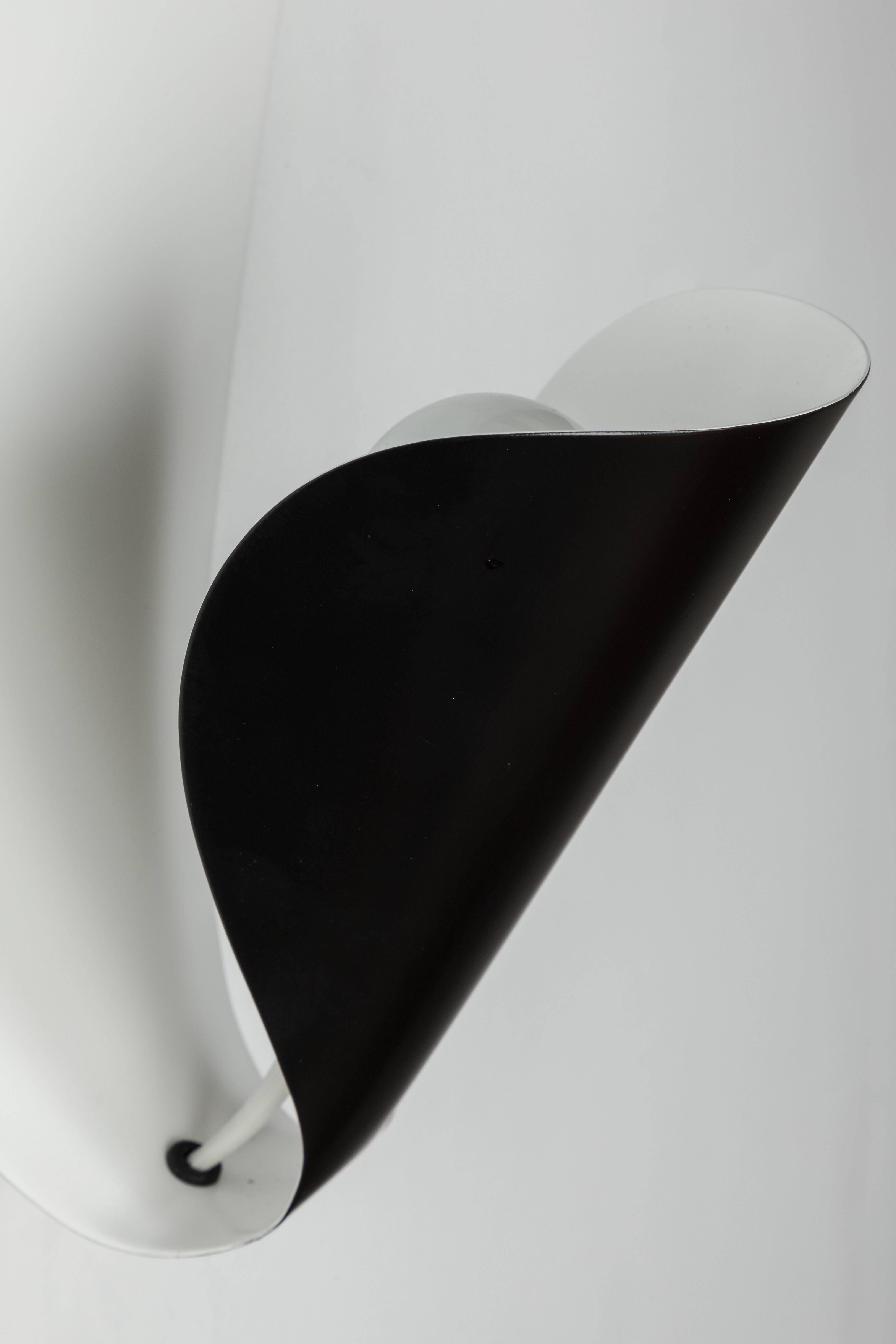 Paire de lampes murales noires et blanches 'B206' de Michel Buffet pour Disderot en vente 1