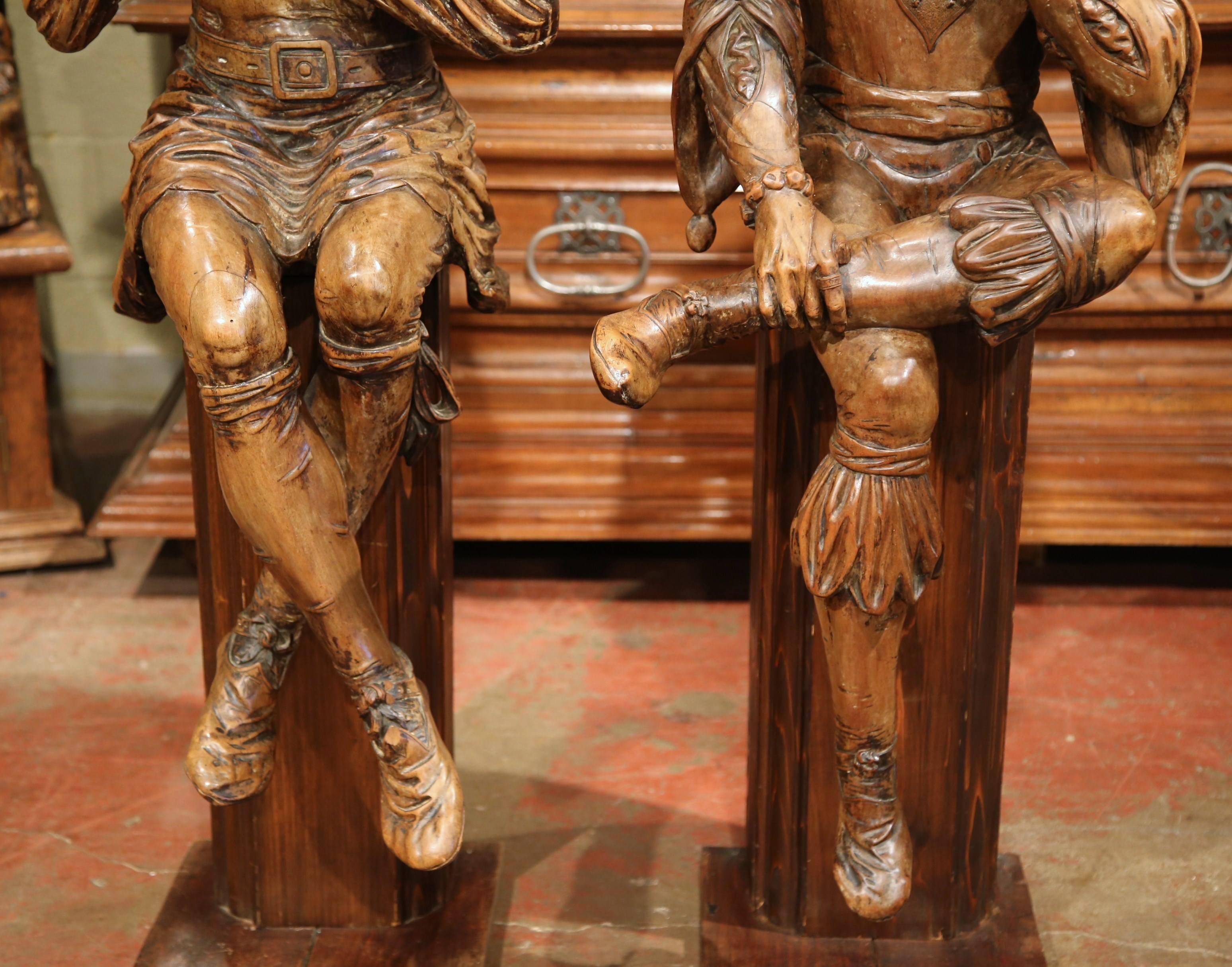 Patinated Pair of Mid-18th Century Italian Carved Walnut Sculptures 