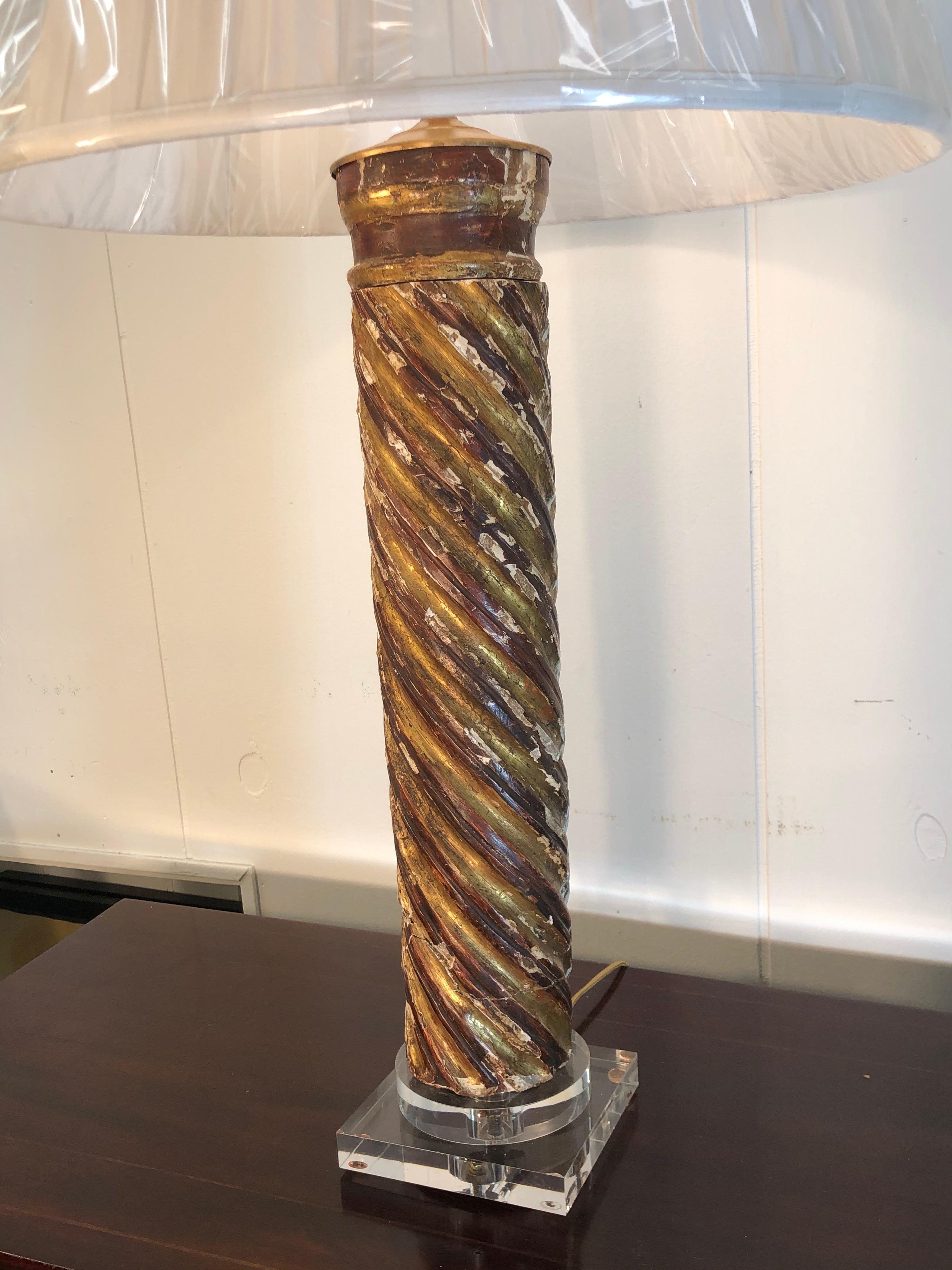 Lucite Pair of Mid-18th Century Italian Giltwood Column Lamps For Sale