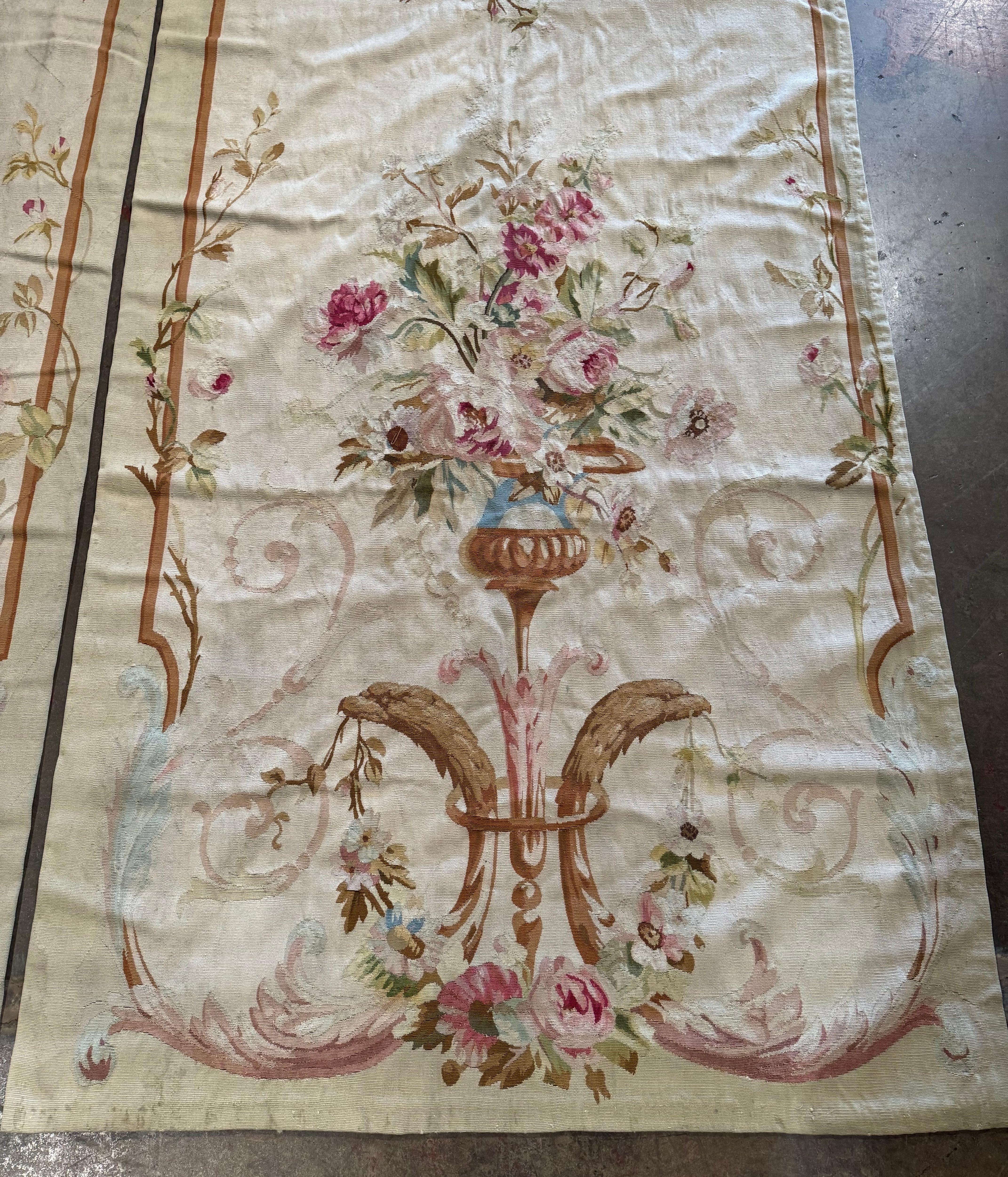 Paar französische handgewebte, geblümte Aubusson-Wandporträts mit Blumenmuster aus der Mitte des 19. Jahrhunderts im Angebot 5