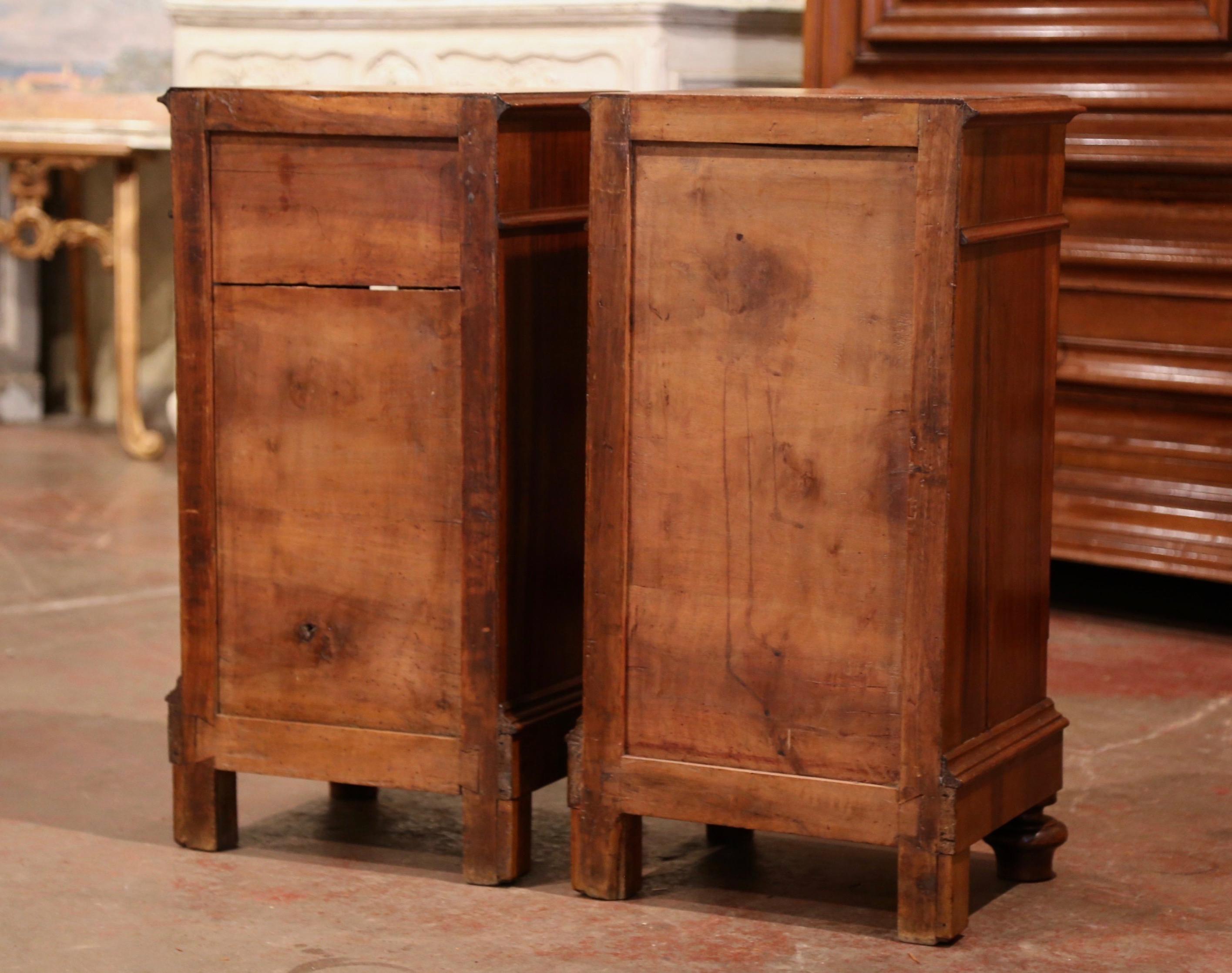 Pair of Mid-19th Century French Louis Philippe Walnut and Burl Bedside Tables 6
