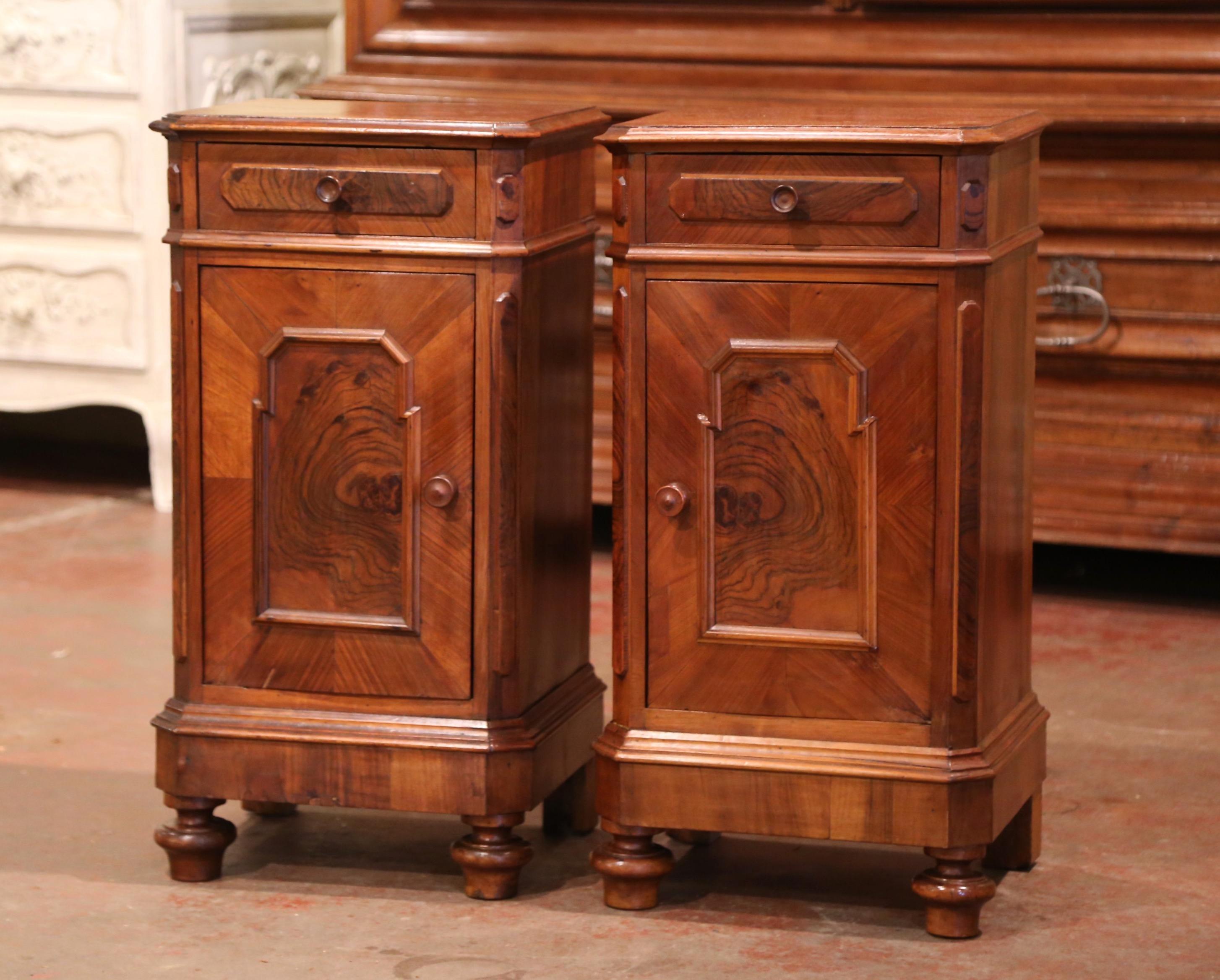 Pair of Mid-19th Century French Louis Philippe Walnut and Burl Bedside Tables In Excellent Condition In Dallas, TX