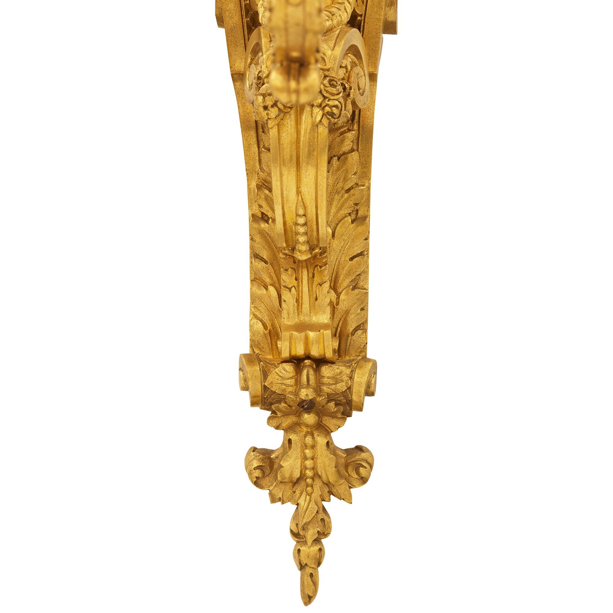 Coppia di lampade a cinque bracci in stile Luigi XIV francese della metà del 19° secolo in vendita 3