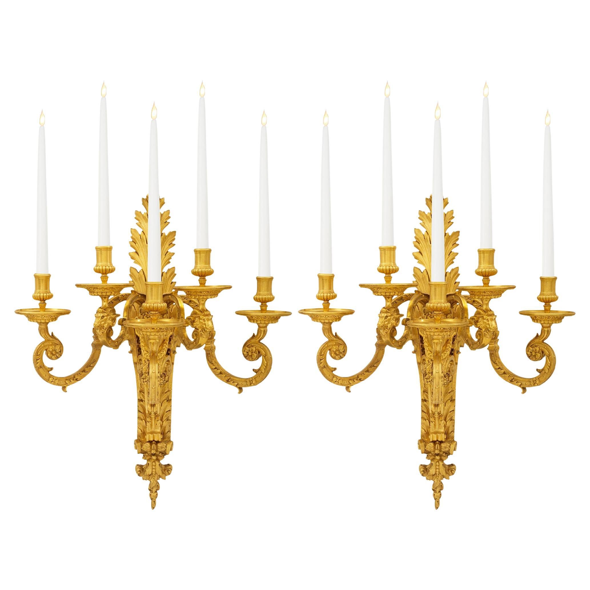 Coppia di lampade a cinque bracci in stile Luigi XIV francese della metà del 19° secolo