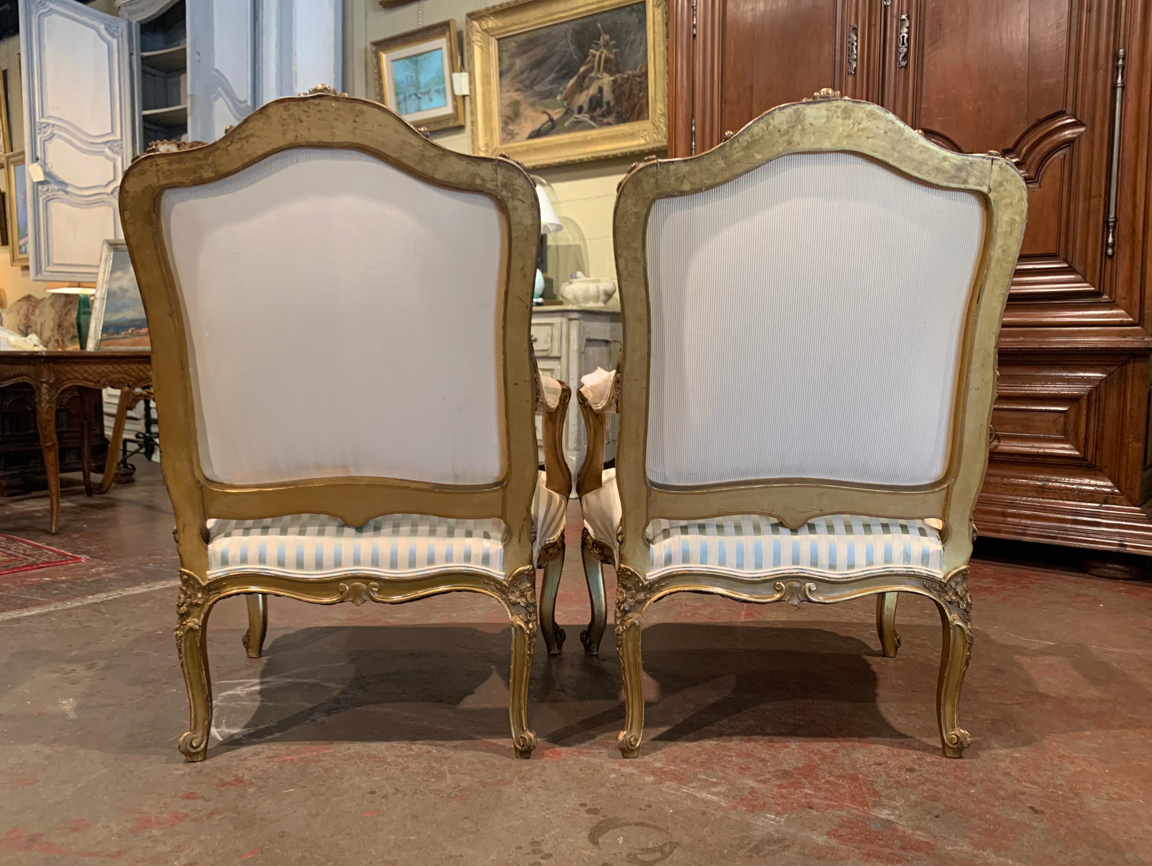 Pair of Mid-19th Century French Louis XV Carved Giltwood Bergères Fauteuils 8
