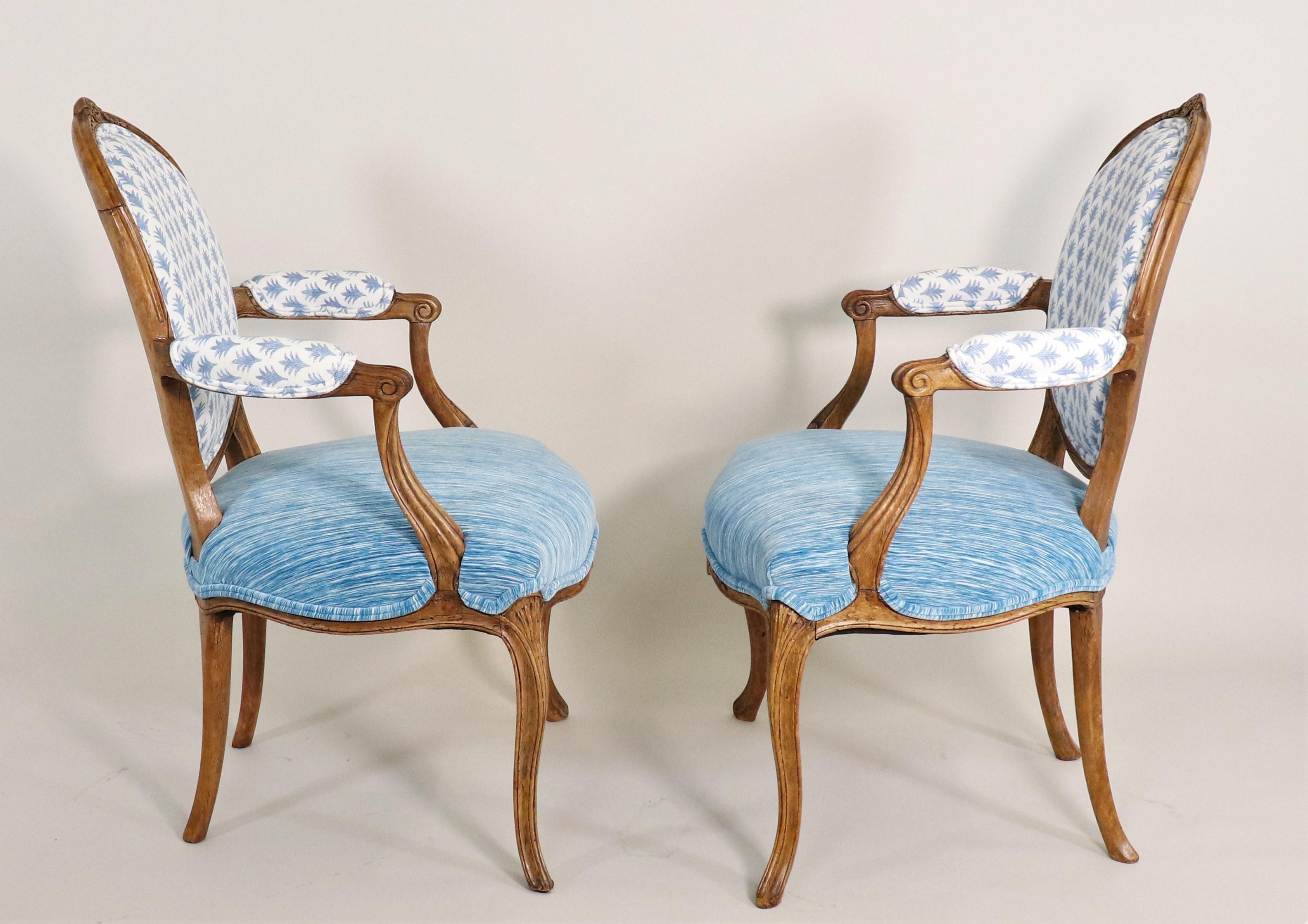 Carved Pair of Mid-19th Century French Régence Style Fauteuils with Modern Fabrics For Sale