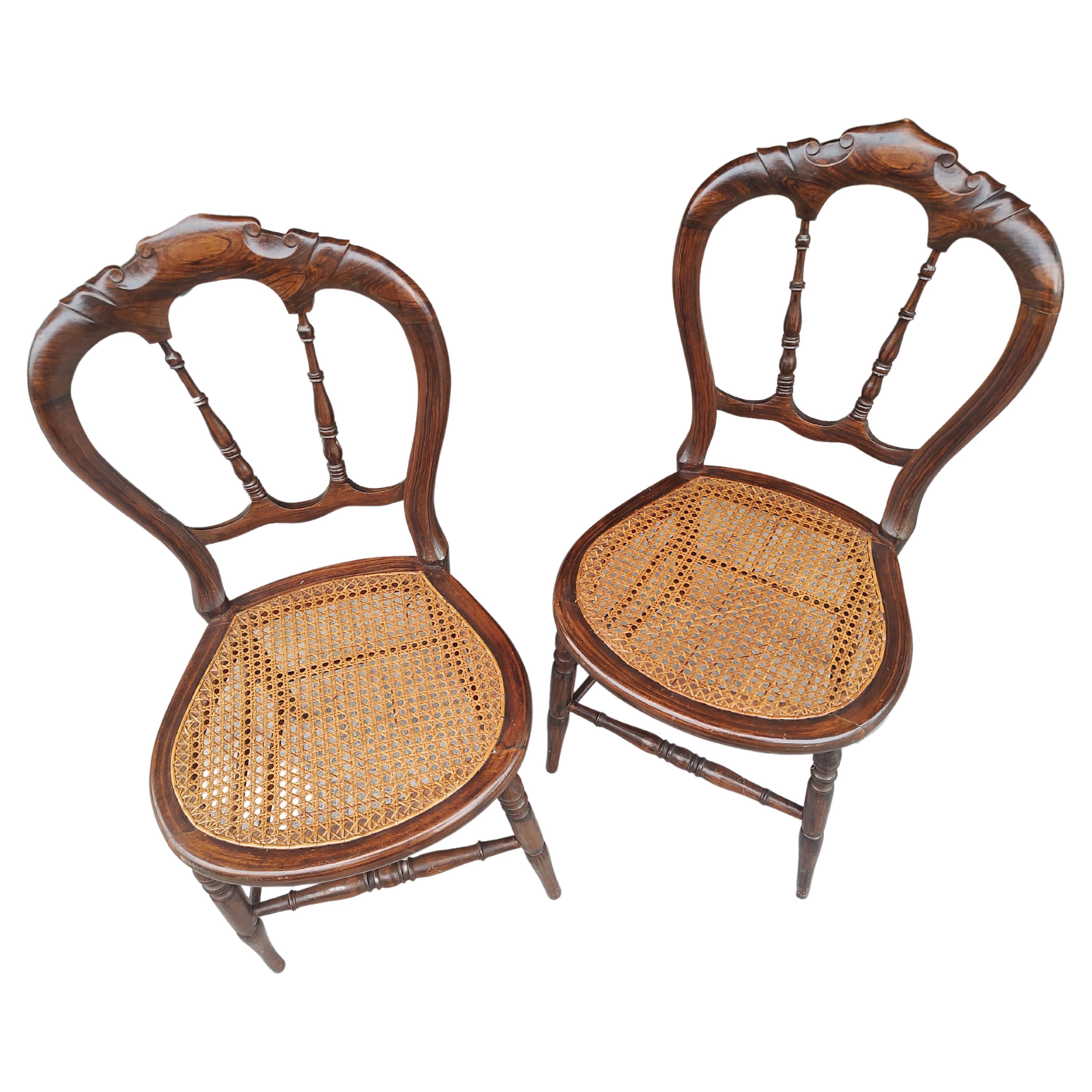 Gothic Revival Pair of Mid-19th Century Grain Painted Rosewood Chiavari Chairs with Caned Seats For Sale
