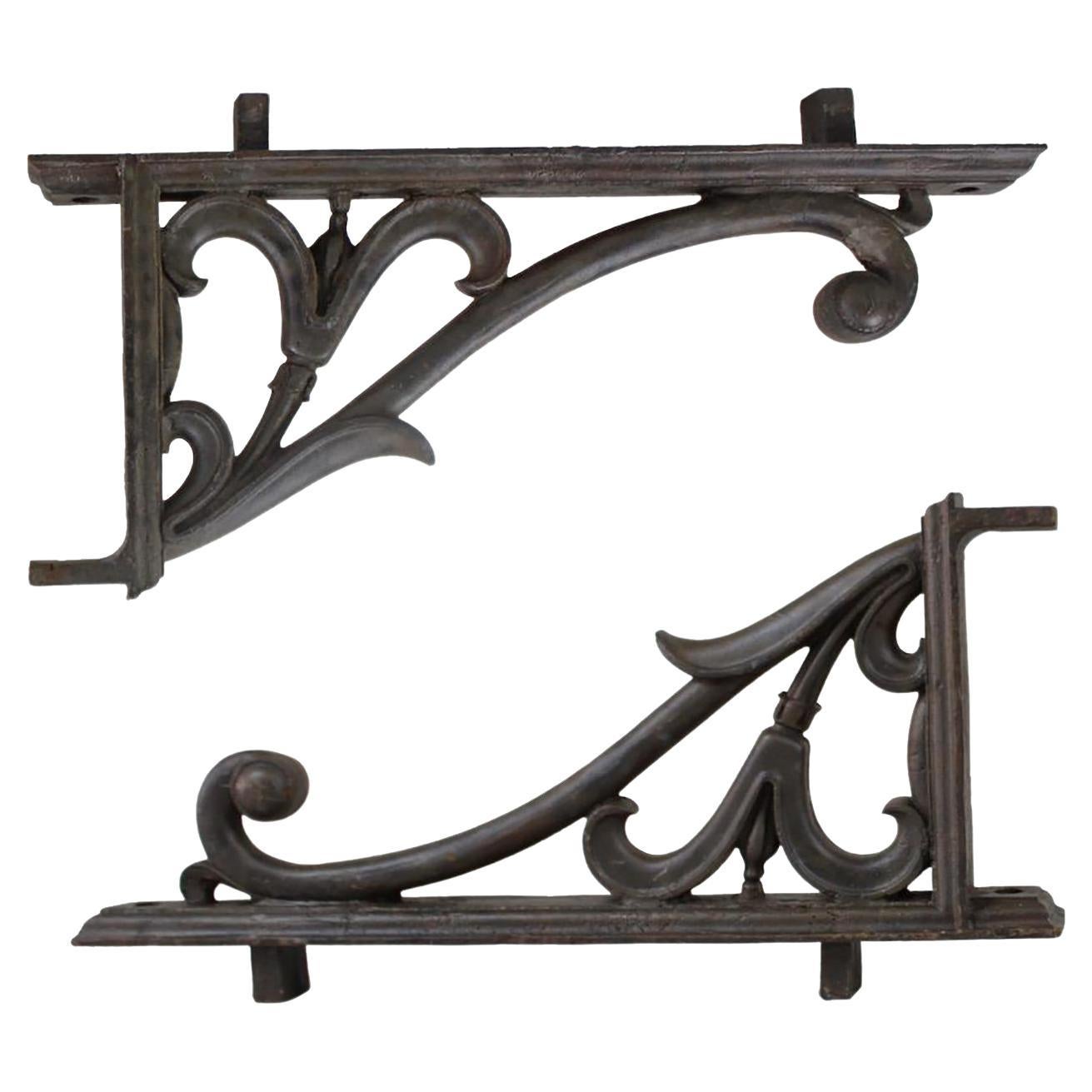 Pair of Mid-19th Century Greek Revival Cast Iron Scrolled Balcony Brackets For Sale