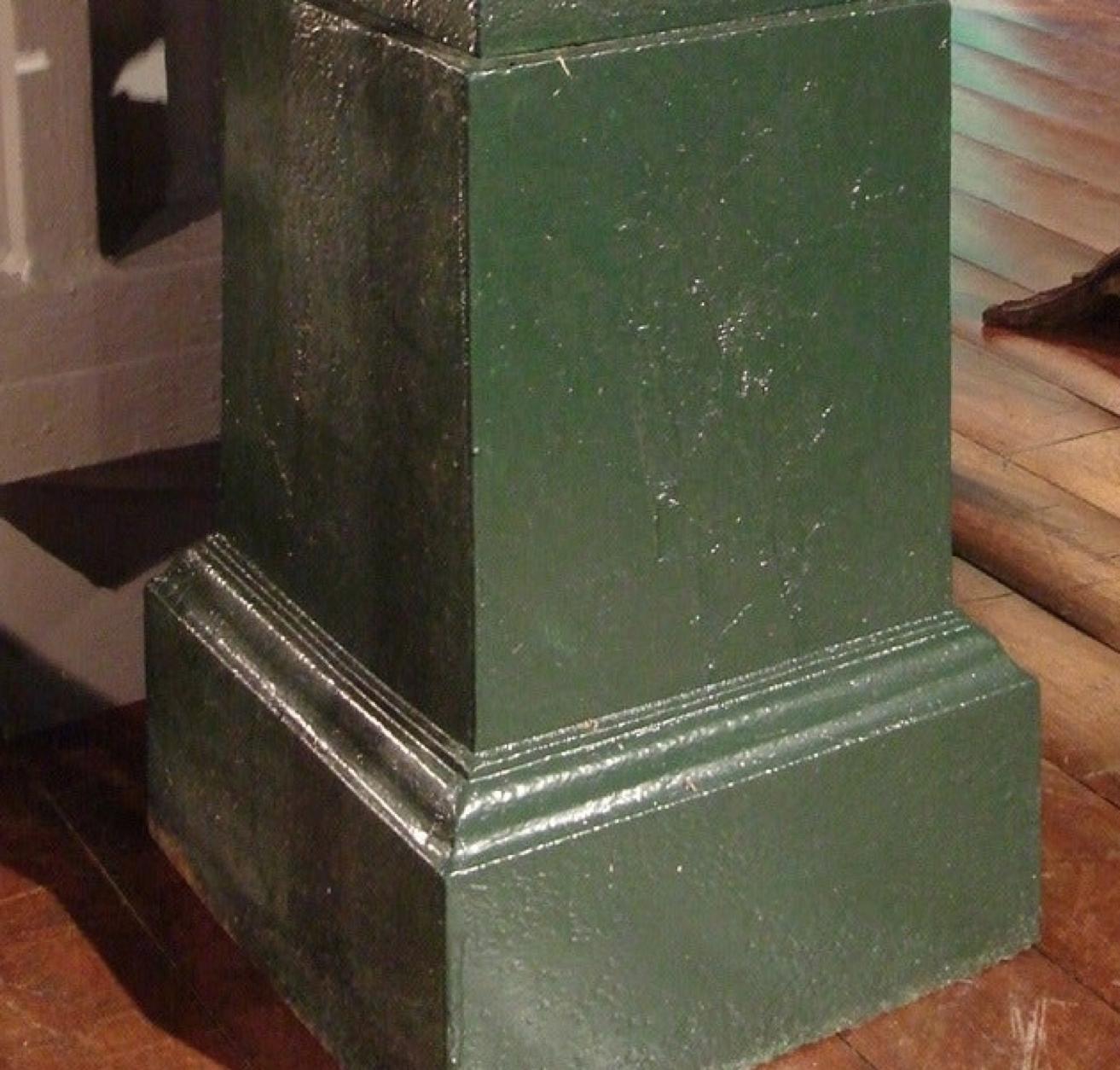 Pair of Mid-19th Century Green Painted Iron Garden Vases on Plinth Bases For Sale 1