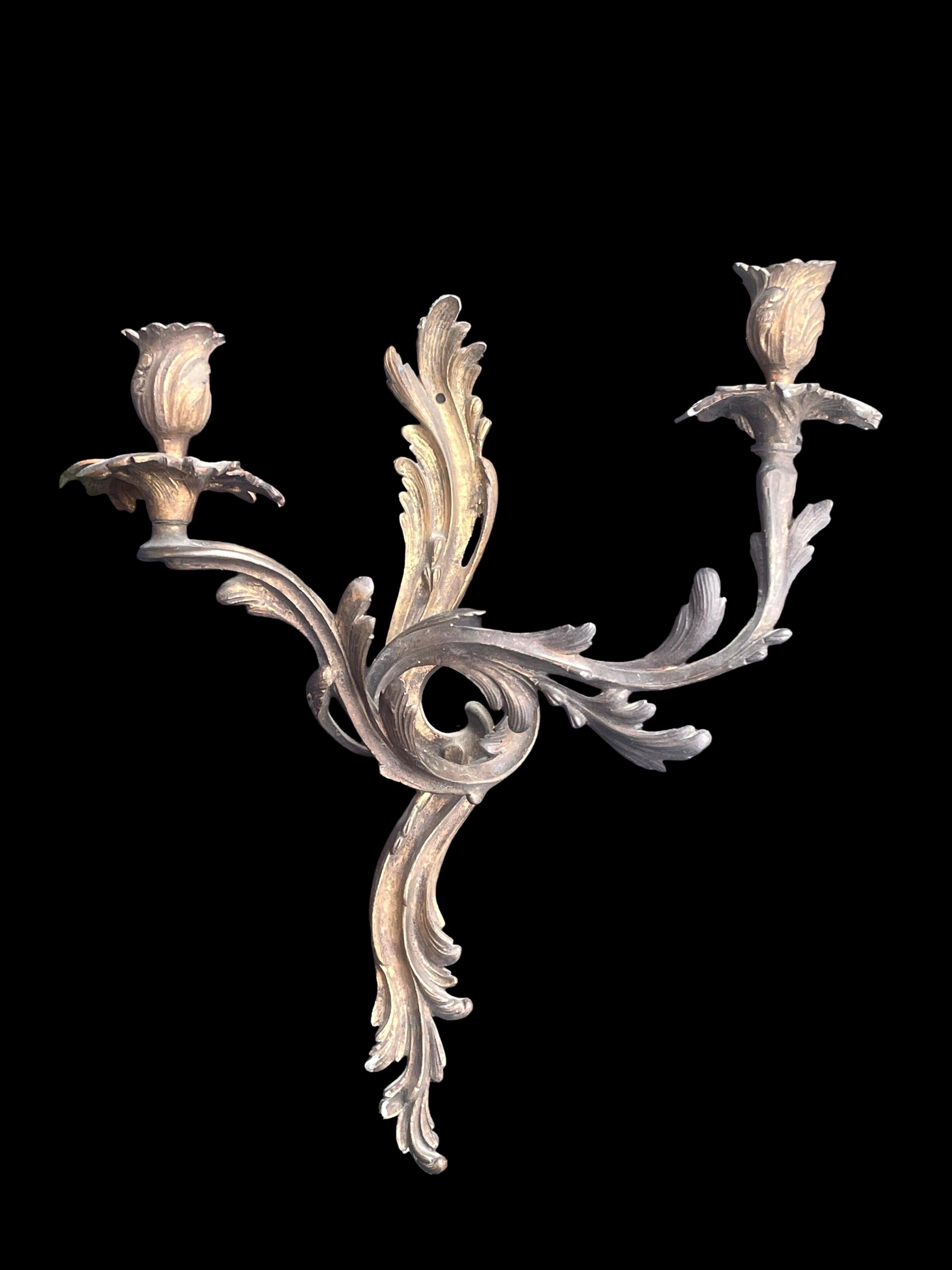 Coppia di sconsigliere in bronzo in stile Luigi XV della metà del XIX secolo in vendita 2