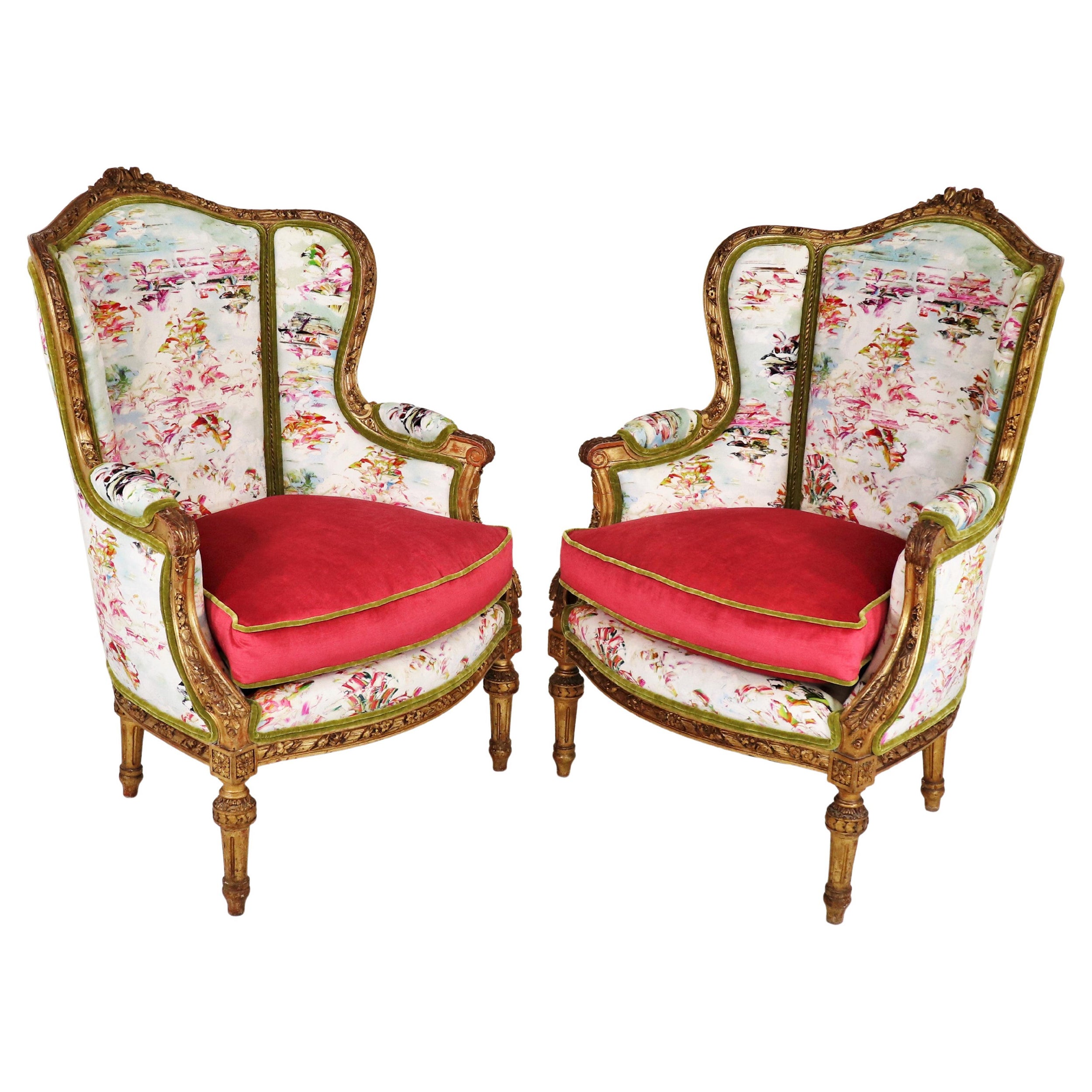 Pareja de sillones Bergère de madera dorada Luis XVI de mediados del siglo XIX con tela moderna en venta