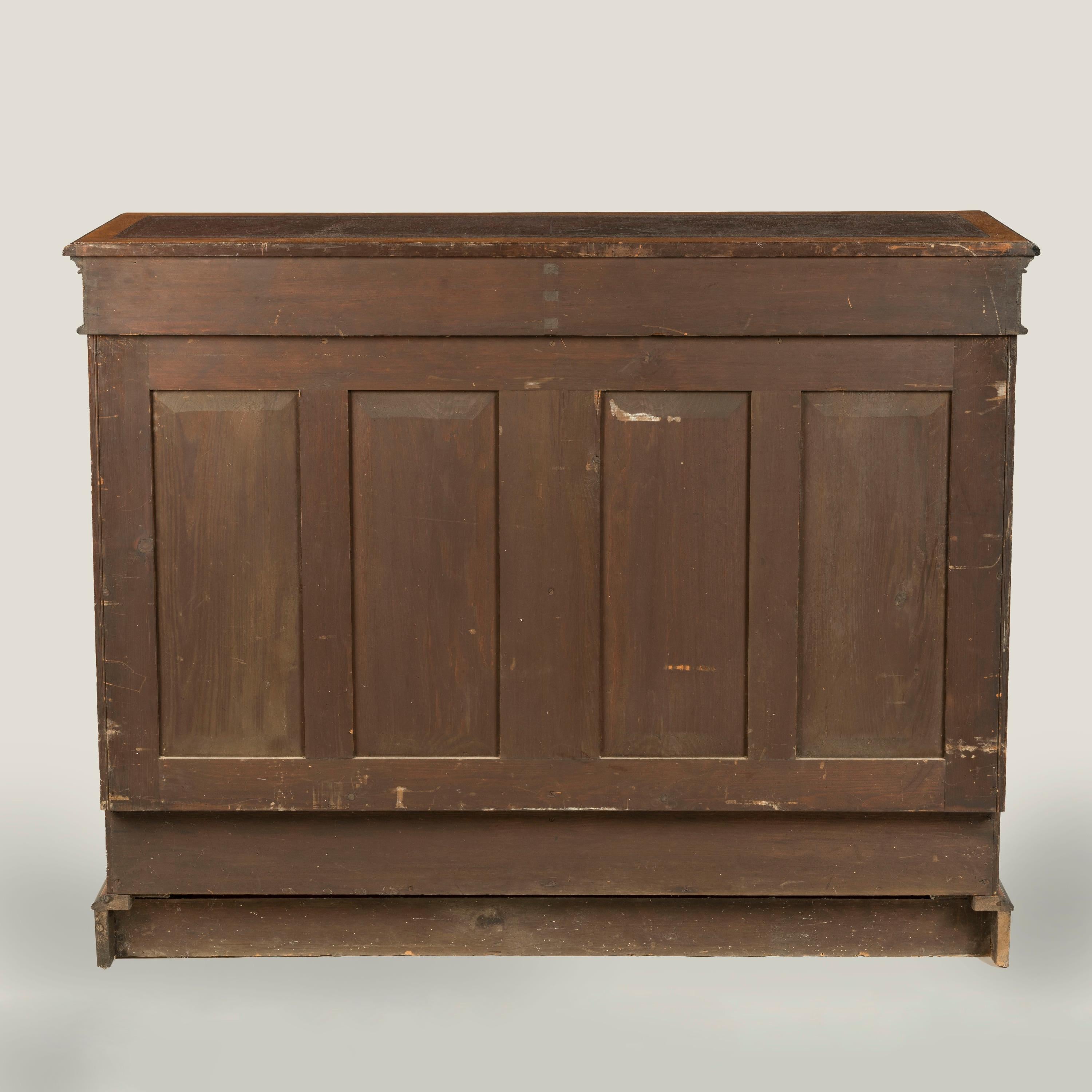 Pair of Mid-19th Century Oak 'Dwarf' Bookcases with Ebonised & Carved Detail For Sale 1