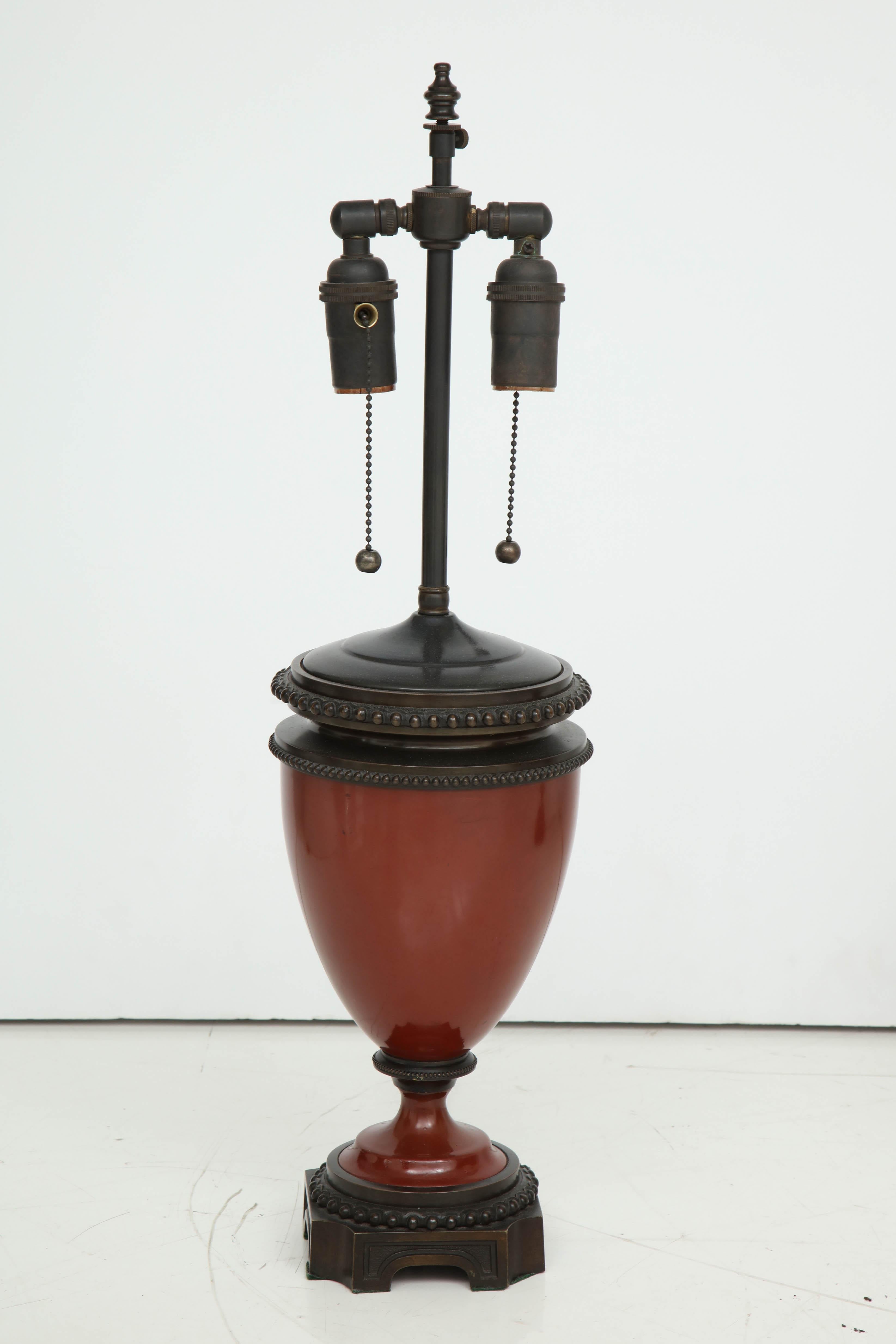 French Pair of Mid-19th Century Red Porcelain and Patinated Bronze Vase Shaped Lamps For Sale