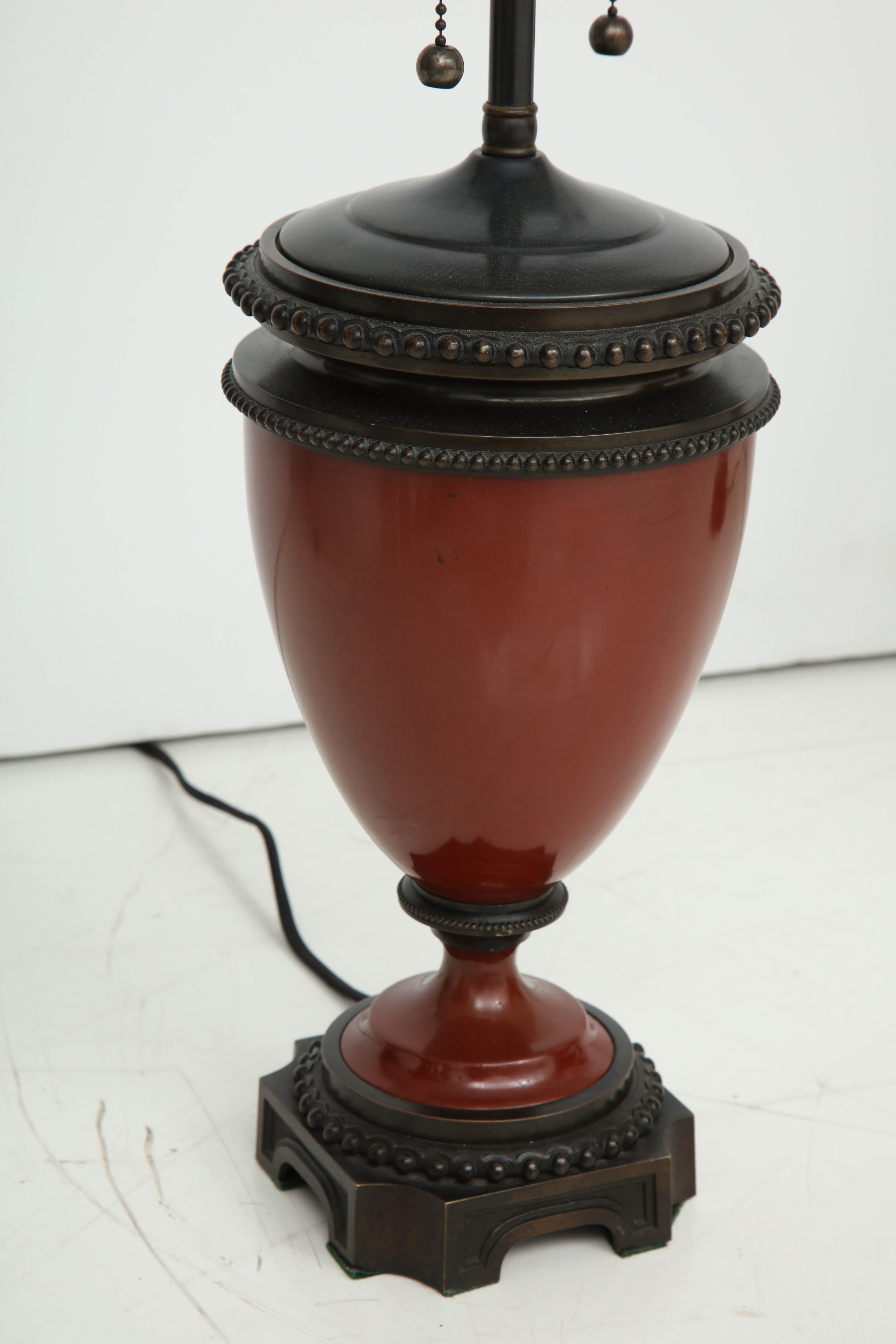 Pair of Mid-19th Century Red Porcelain and Patinated Bronze Vase Shaped Lamps For Sale 1