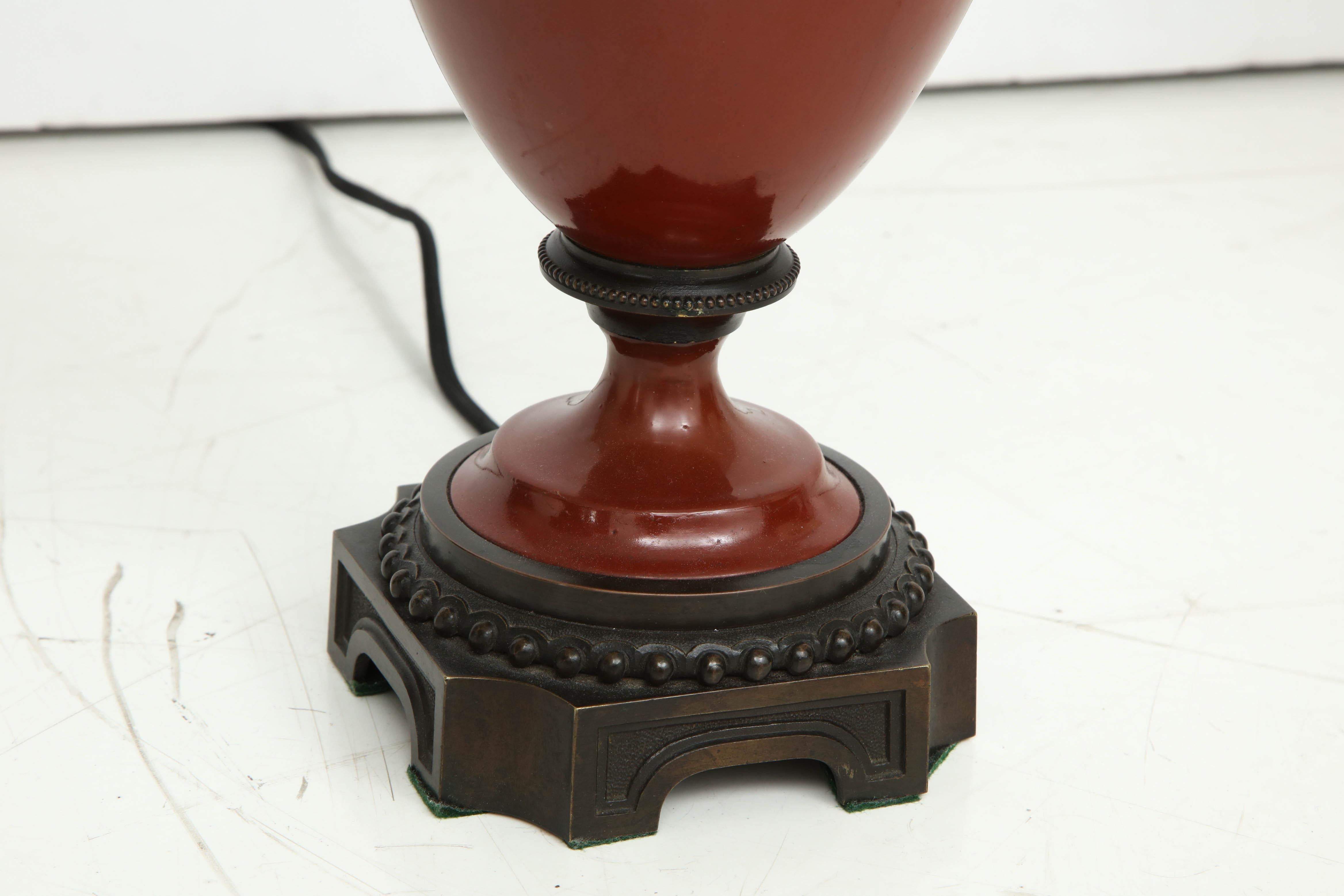 Pair of Mid-19th Century Red Porcelain and Patinated Bronze Vase Shaped Lamps For Sale 2