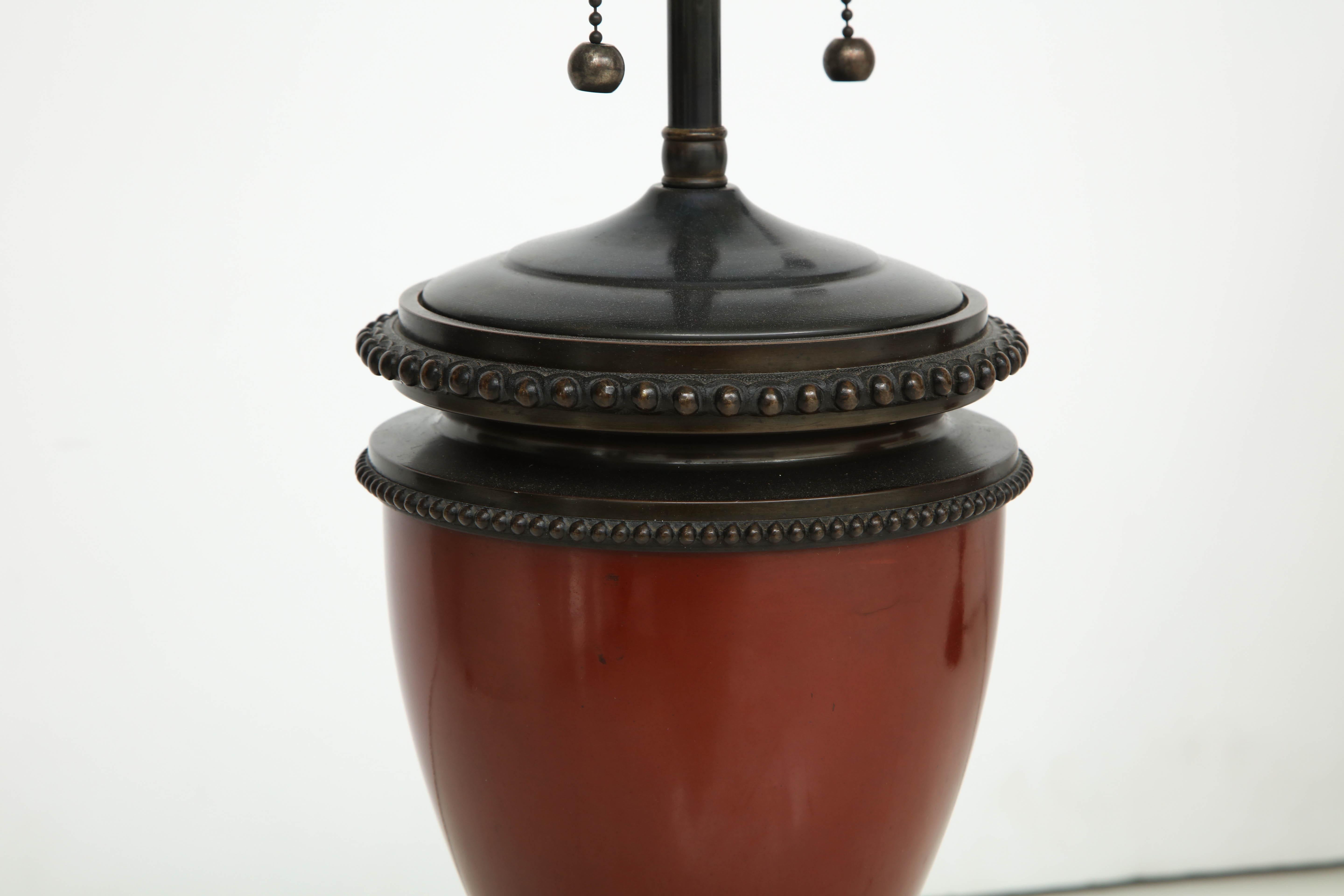 Pair of Mid-19th Century Red Porcelain and Patinated Bronze Vase Shaped Lamps For Sale 3