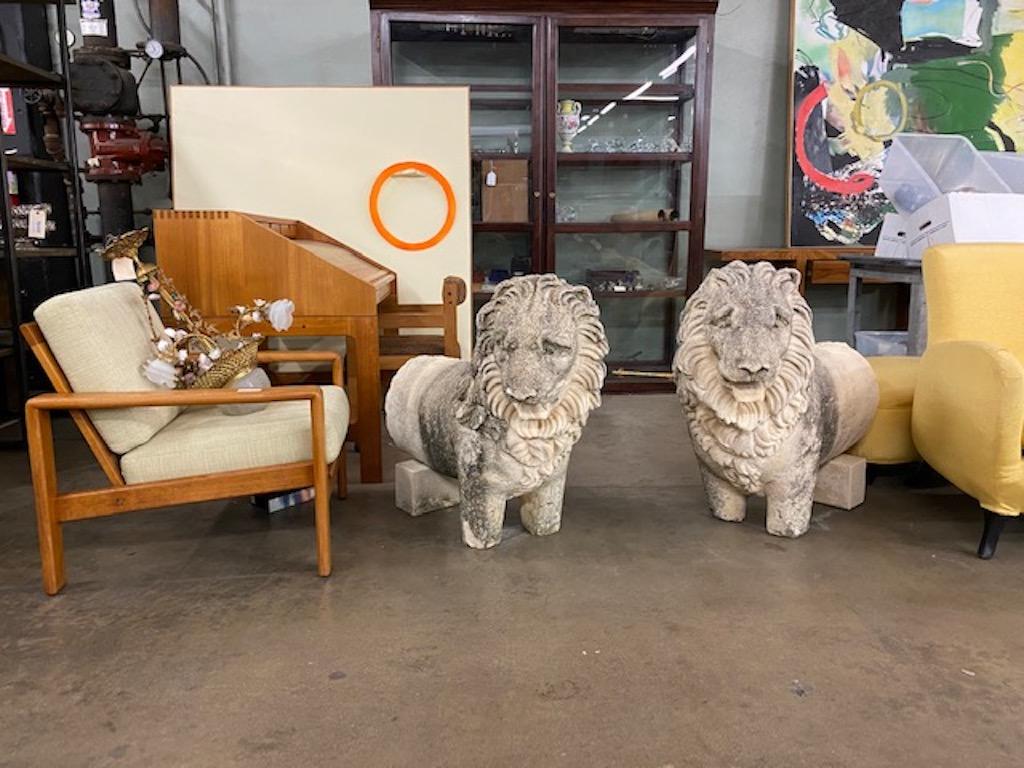 French Pair of 19th Century Sandstone Lions For Sale