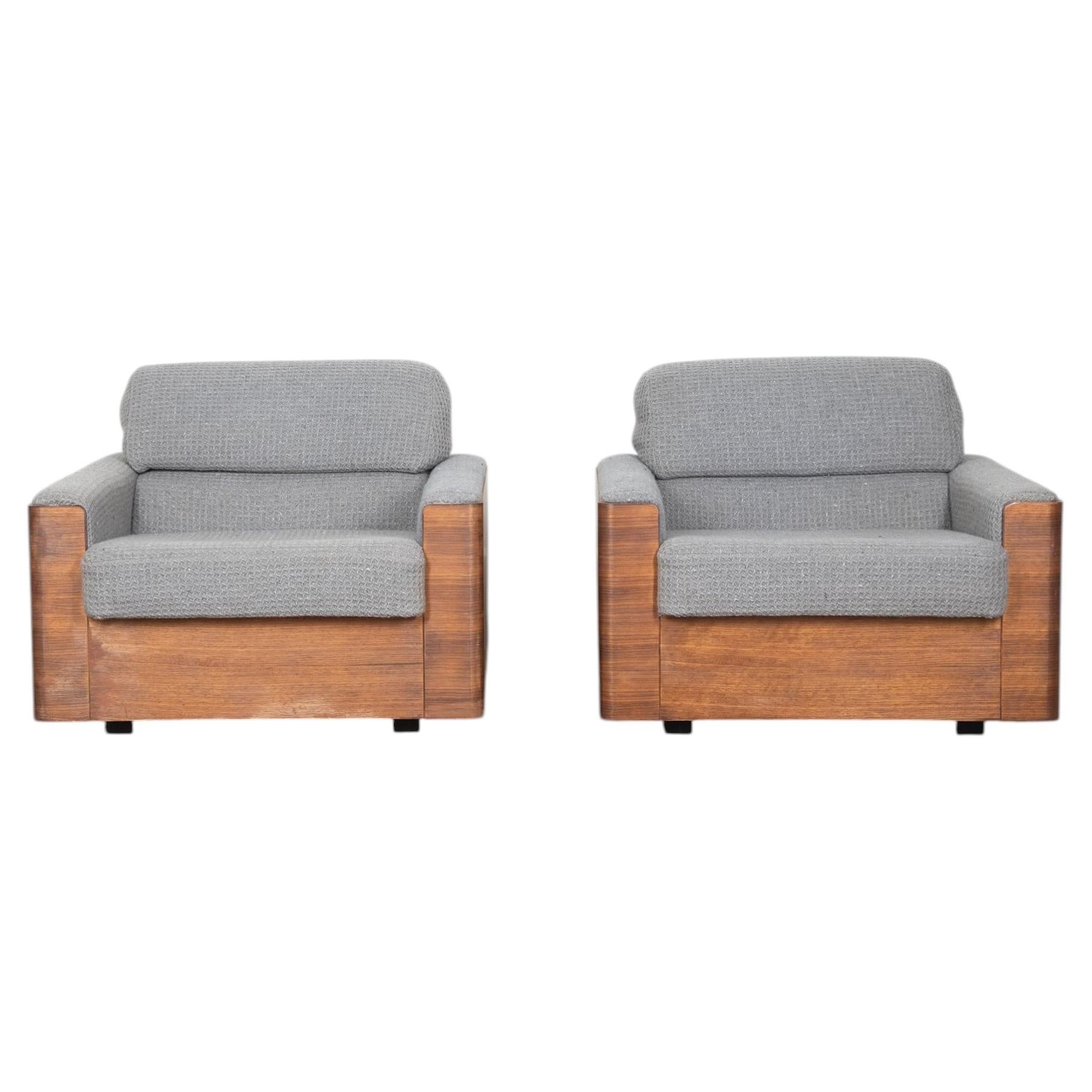 Paire de fauteuils du milieu du XXe siècle