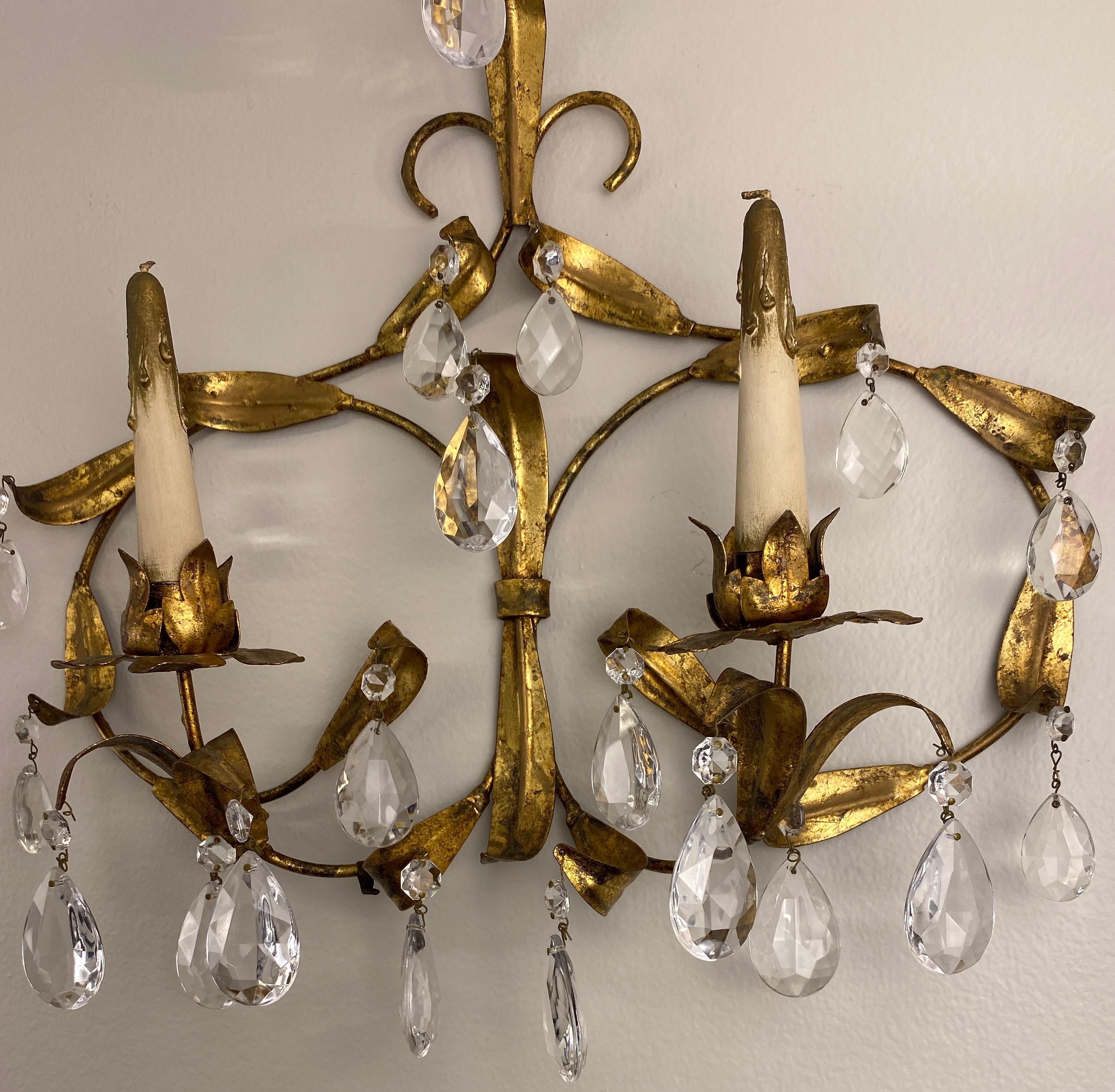 Hollywood Regency Pair of Maison Baguès Mid-20th Century Gilt Metal and Crystal Wall Sconces For Sale