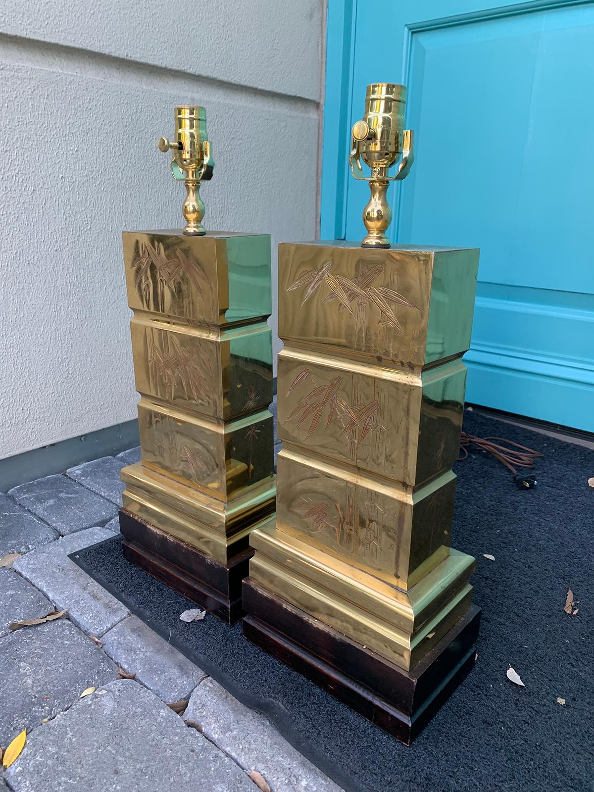 Pair of Mid-20th Century Brass Lamps with Etched Bamboo Motif In Good Condition For Sale In Atlanta, GA