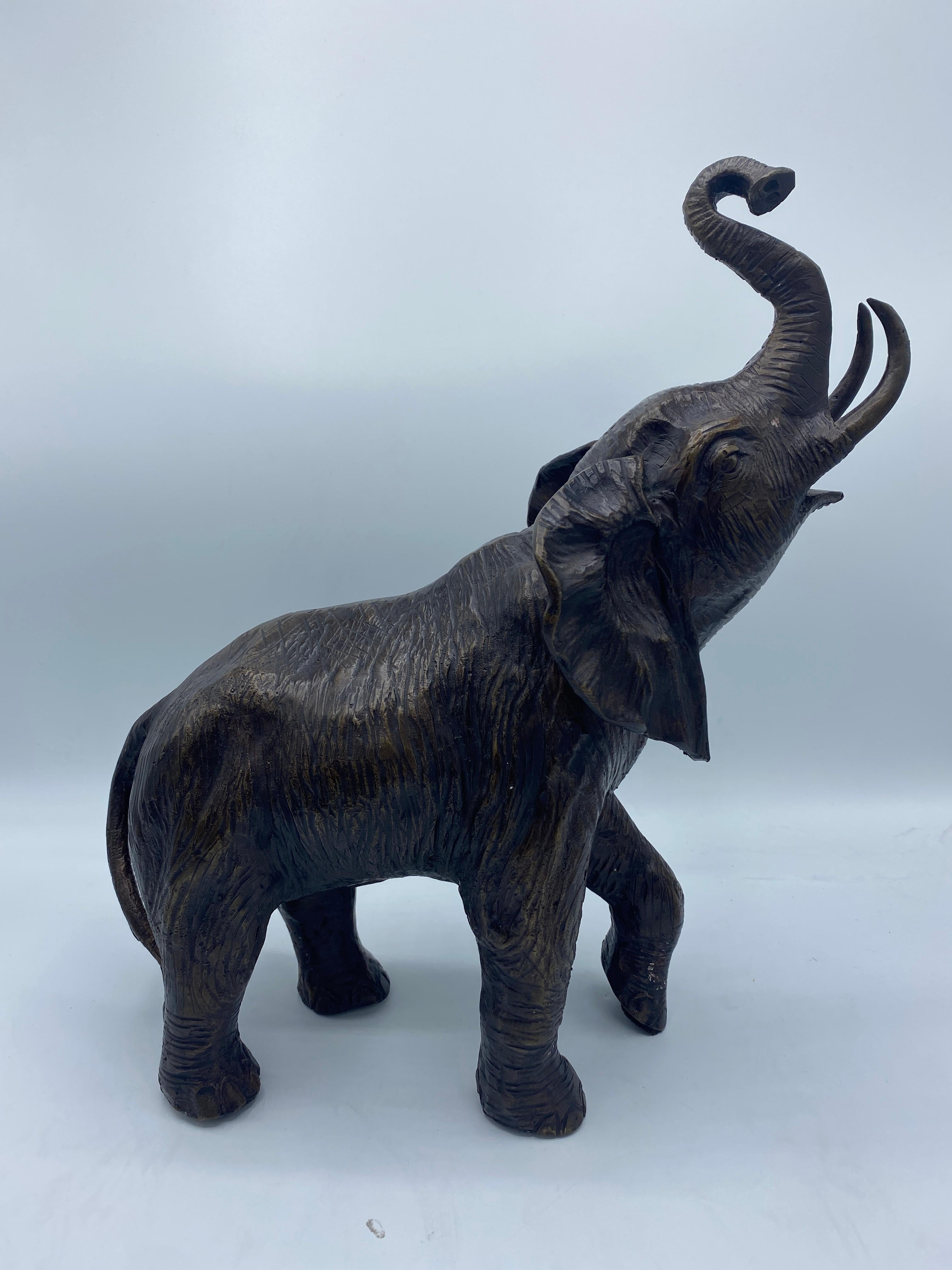 Pair of Mid-20th Century Bronze Sculptures of Elephants with Raised Trunks For Sale 1