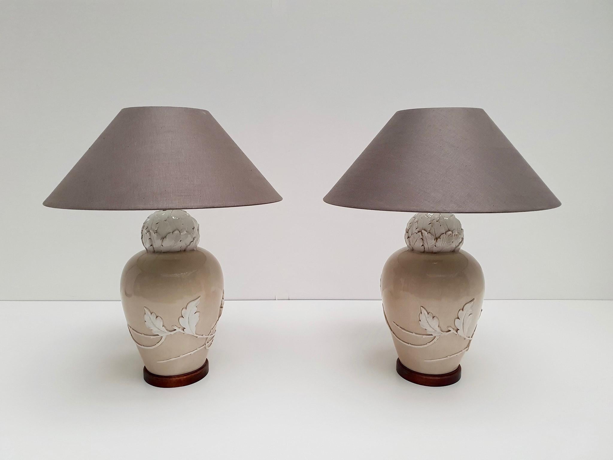 italien Paire de lampes de table en céramique du milieu du XXe siècle en vente