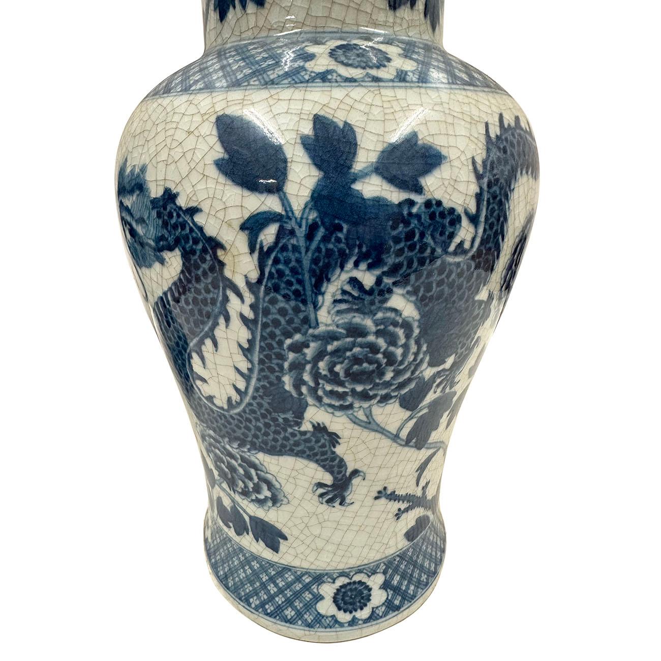Pair of Mid-20th Century Chinese Blue and White Dragon Porcelain Vases with Lid For Sale 1