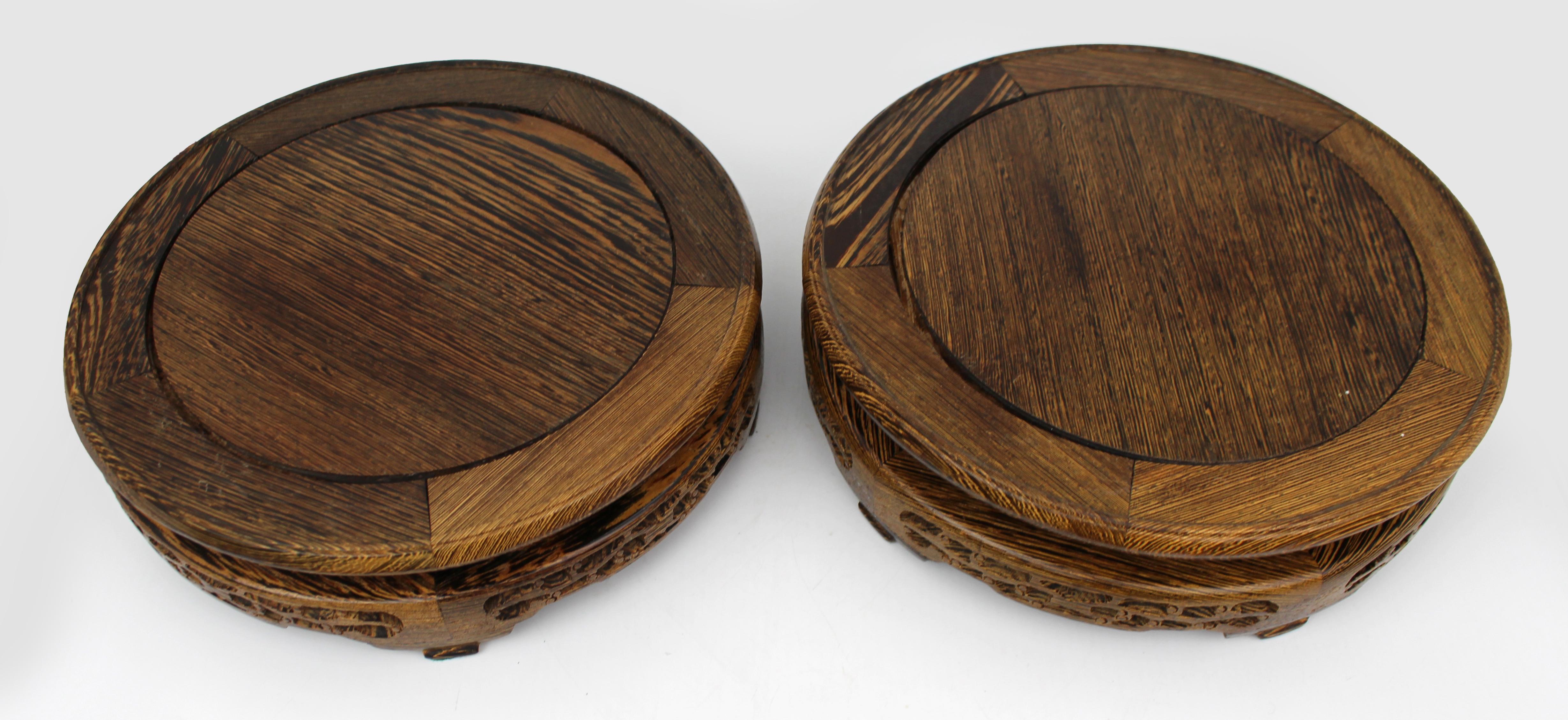 Pair of Mid-20th Century Chinese Carved Rosewood Vase Stands In Good Condition For Sale In Worcester, GB