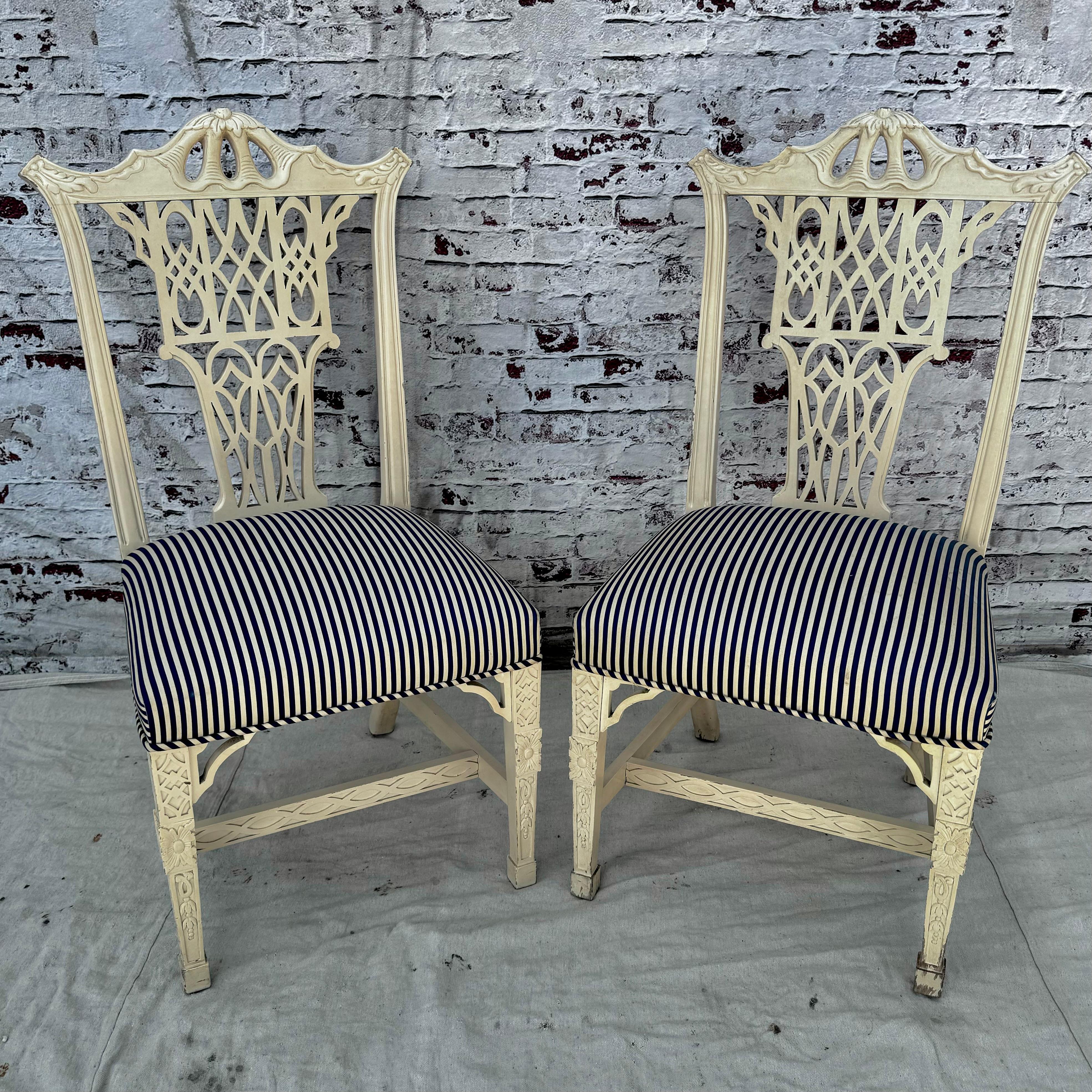 Américain Paire de chaises d'appoint Chippendale chinoises du milieu du 20e siècle en vente