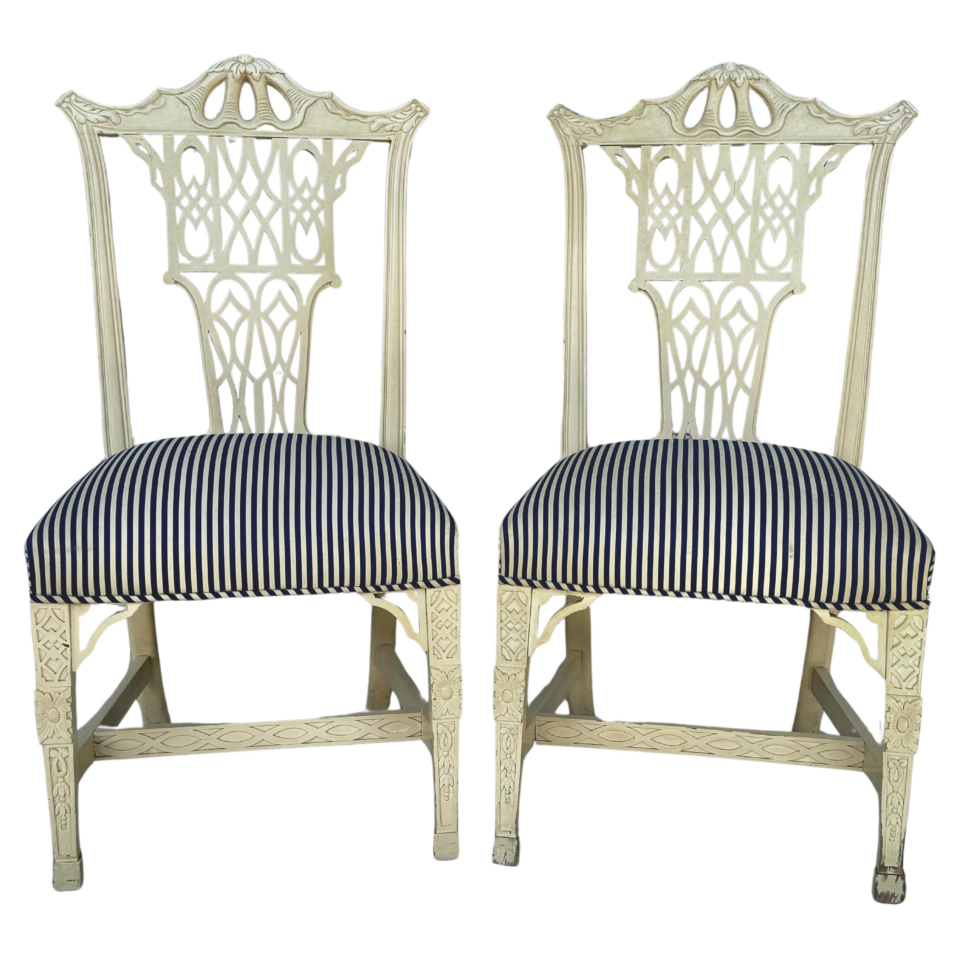 Paire de chaises d'appoint Chippendale chinoises du milieu du 20e siècle en vente 3
