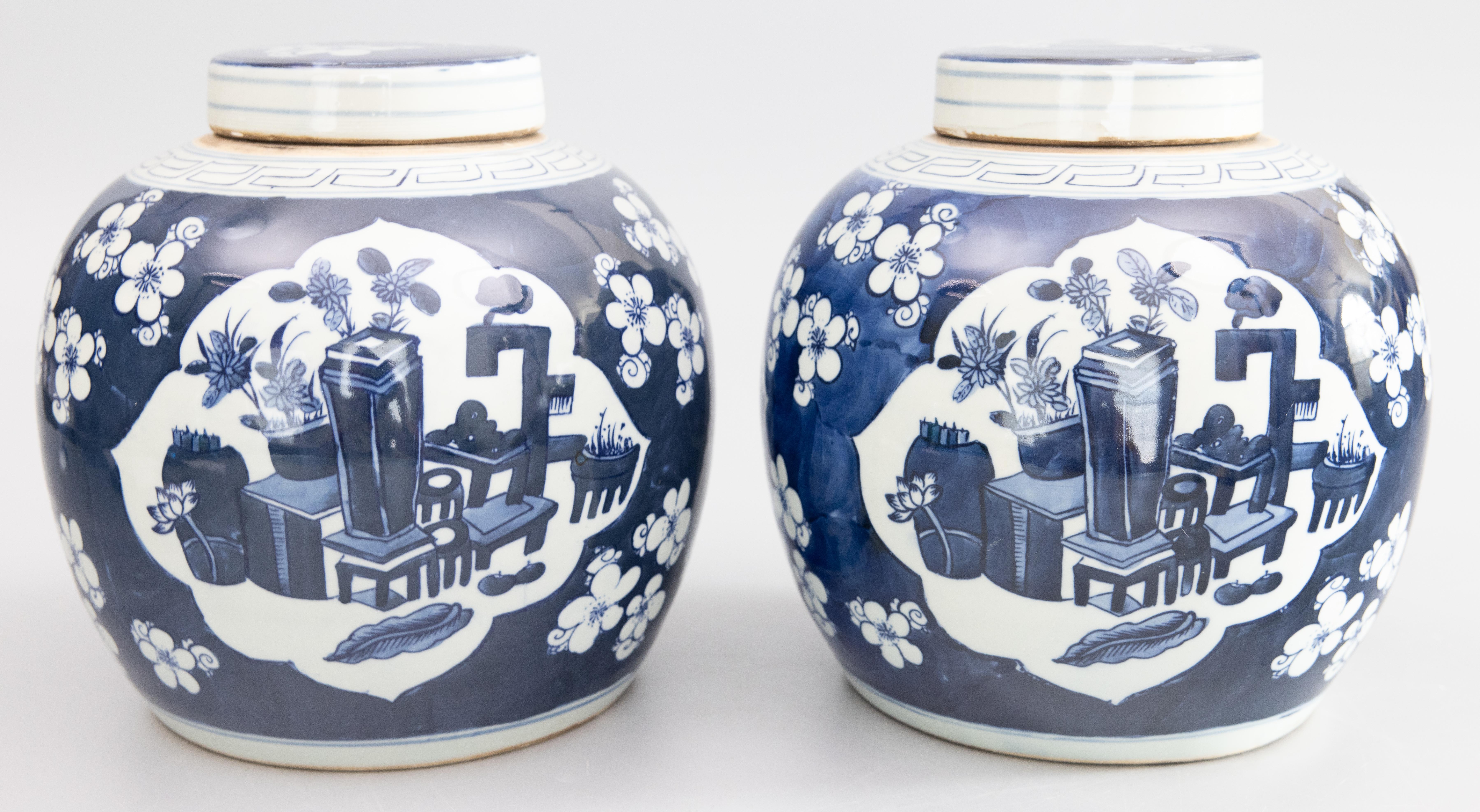 Chinese Export Pair of Mid 20th Century Chinese Lidded Ginger Jars Vases For Sale