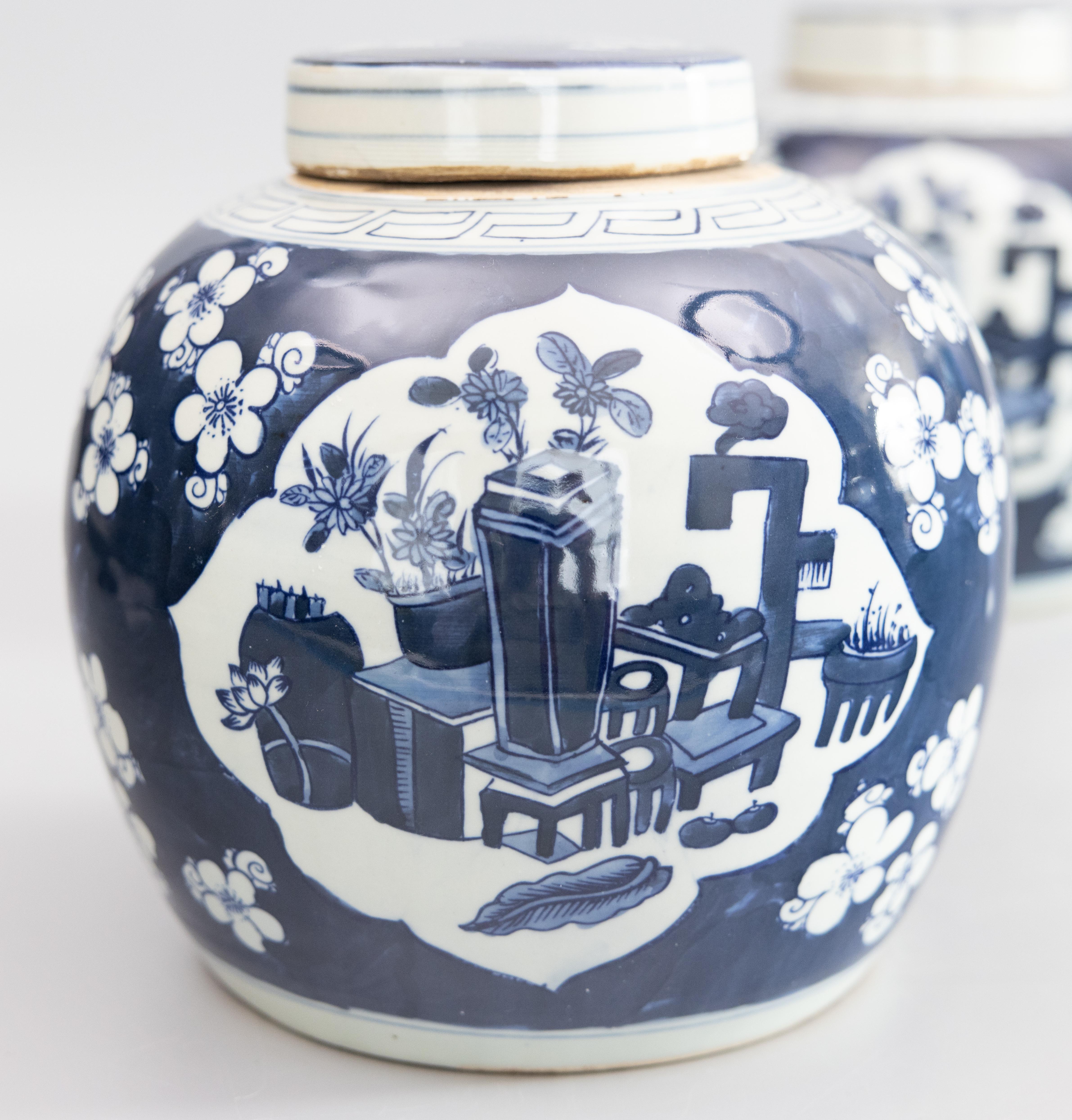 Hand-Painted Pair of Mid 20th Century Chinese Lidded Ginger Jars Vases For Sale