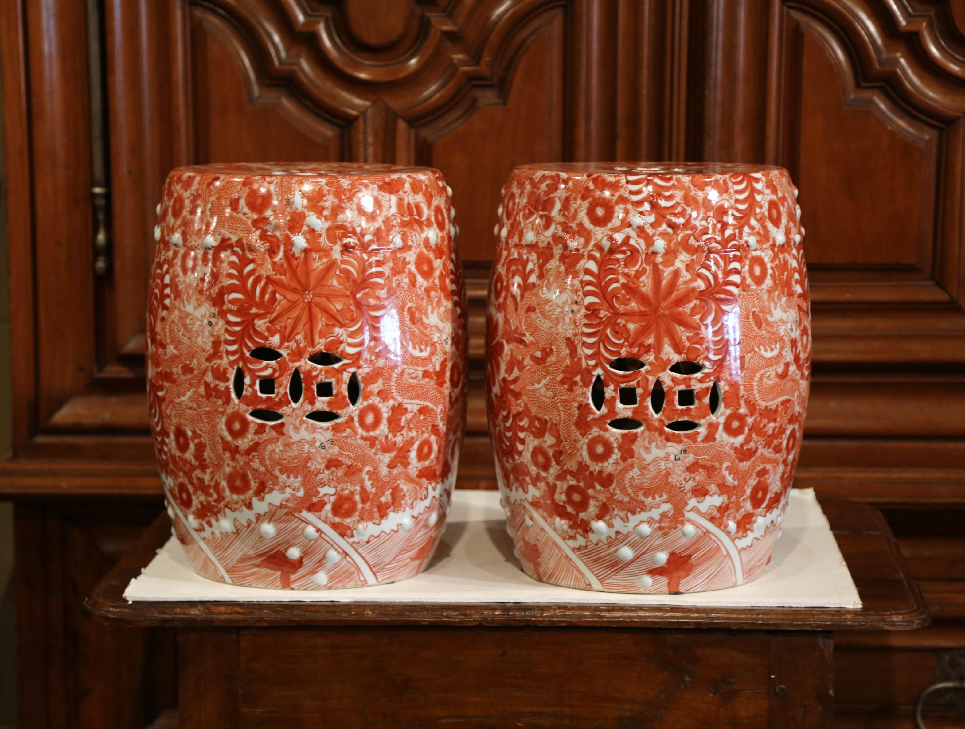 Pair of Mid-20th Century Chinese Porcelain Garden Stools with Dragon Motif In Excellent Condition In Dallas, TX