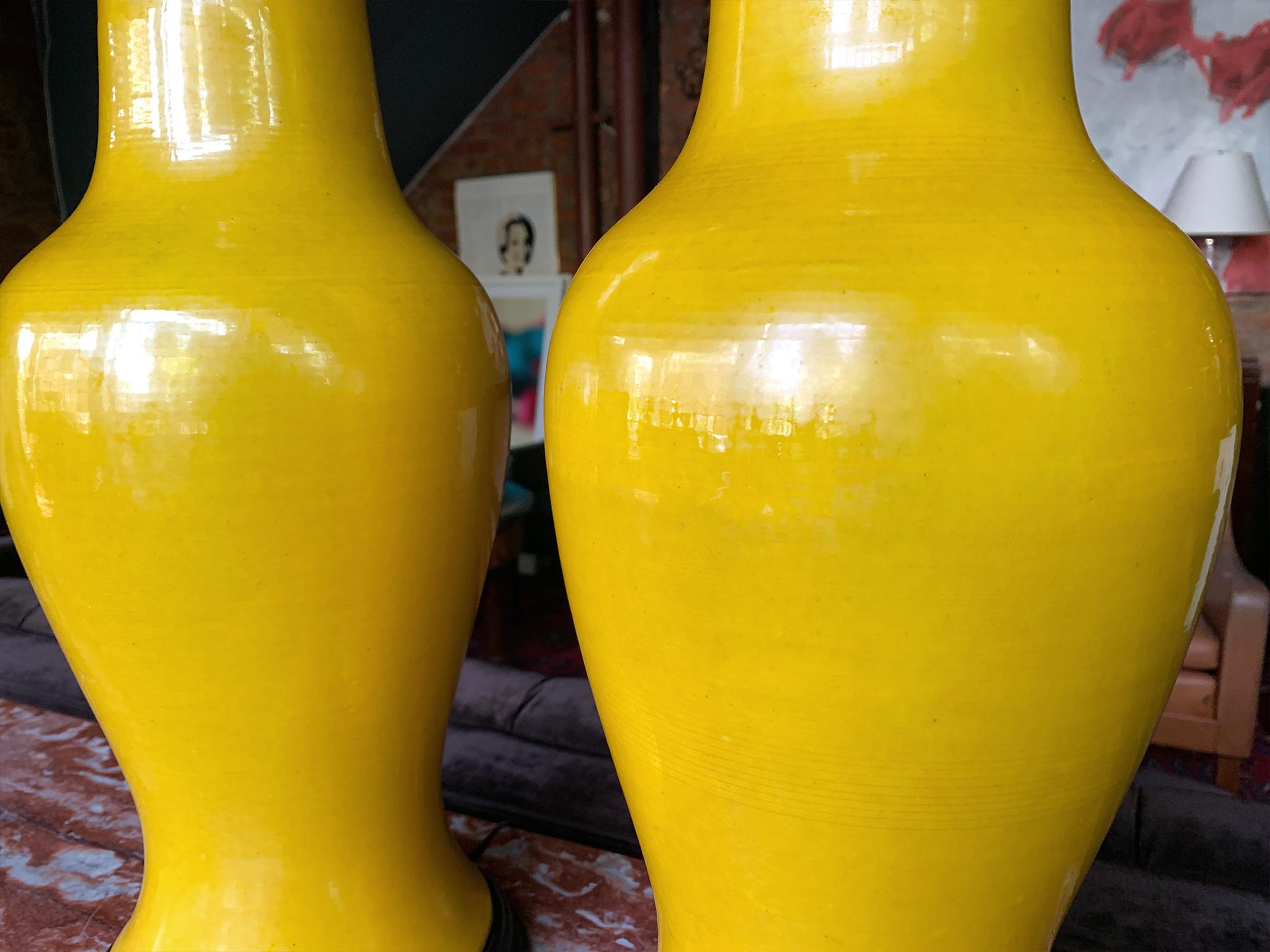 Pair of Mid-20th Century Chinese Yellow Vase Lamps 7